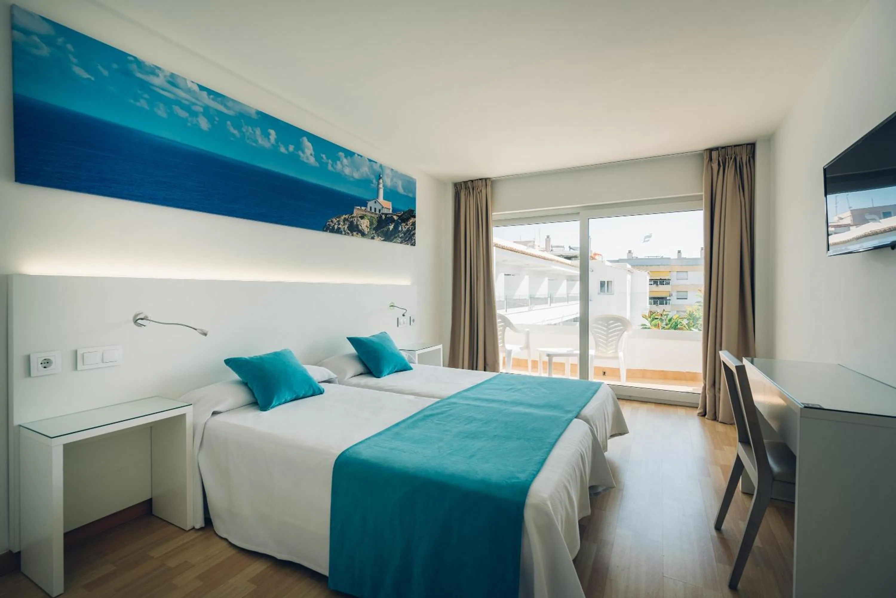 Photo of the whole room, Bed in THB Dos Playas - Adults Only