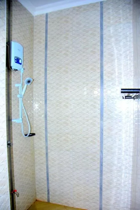 Shower in Safari Park House