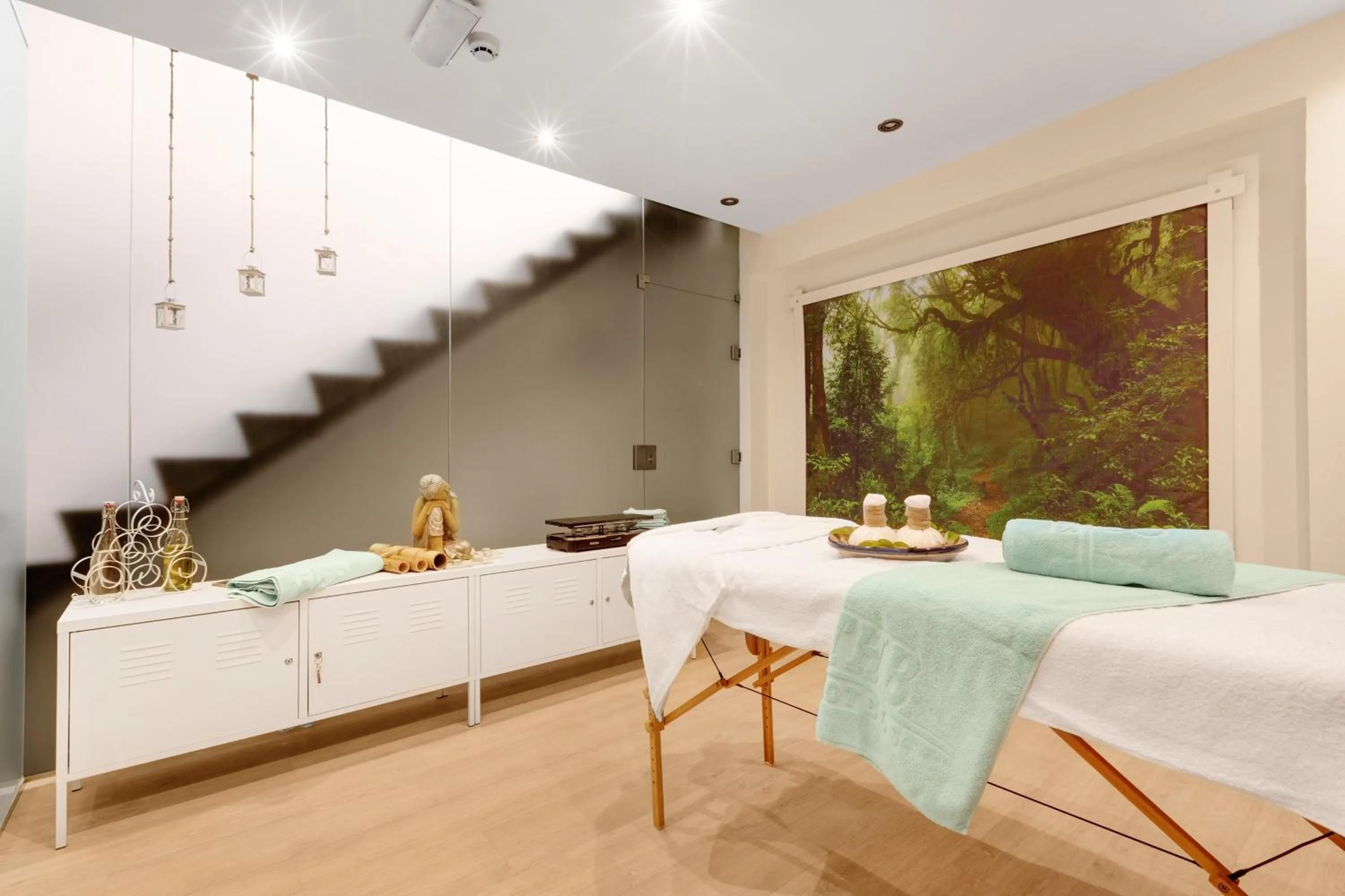 Massage in THB Felip - Adults Only