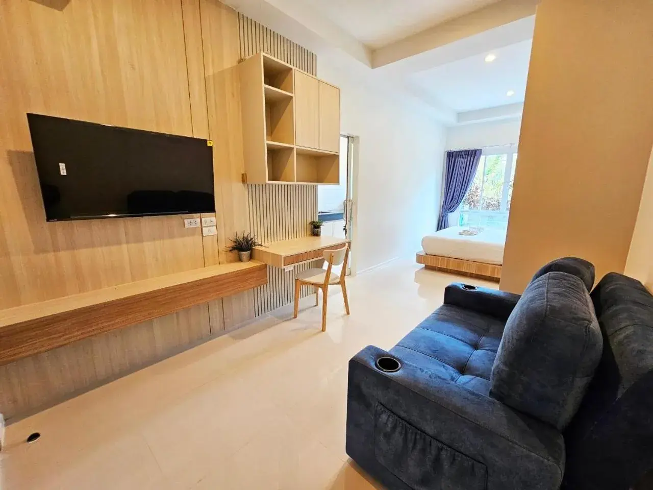 King Studio with Sofa Bed - single occupancy in Mercy Hostel King Studio with Sofa Bed - single occupancy in Mercy Hostel