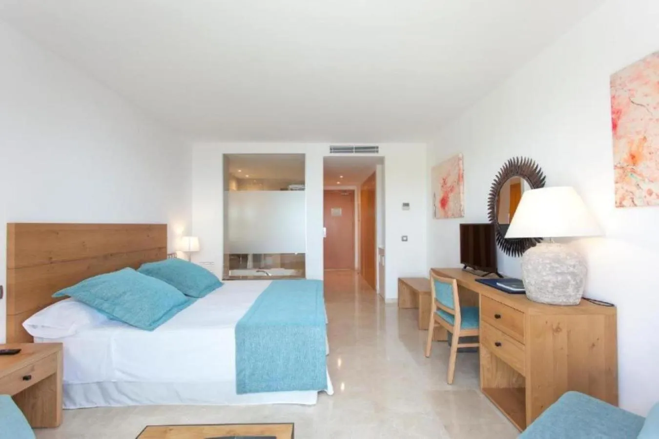 Bedroom, Bed in Hotel Bendinat