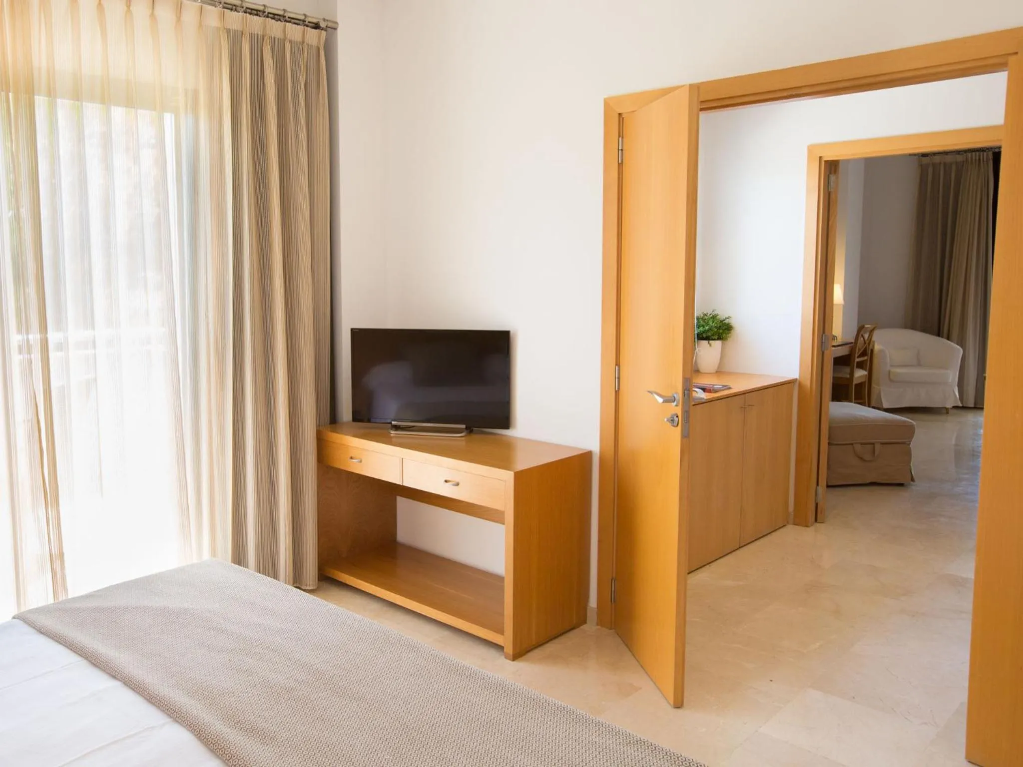 Photo of the whole room, Bed in Hotel Bendinat