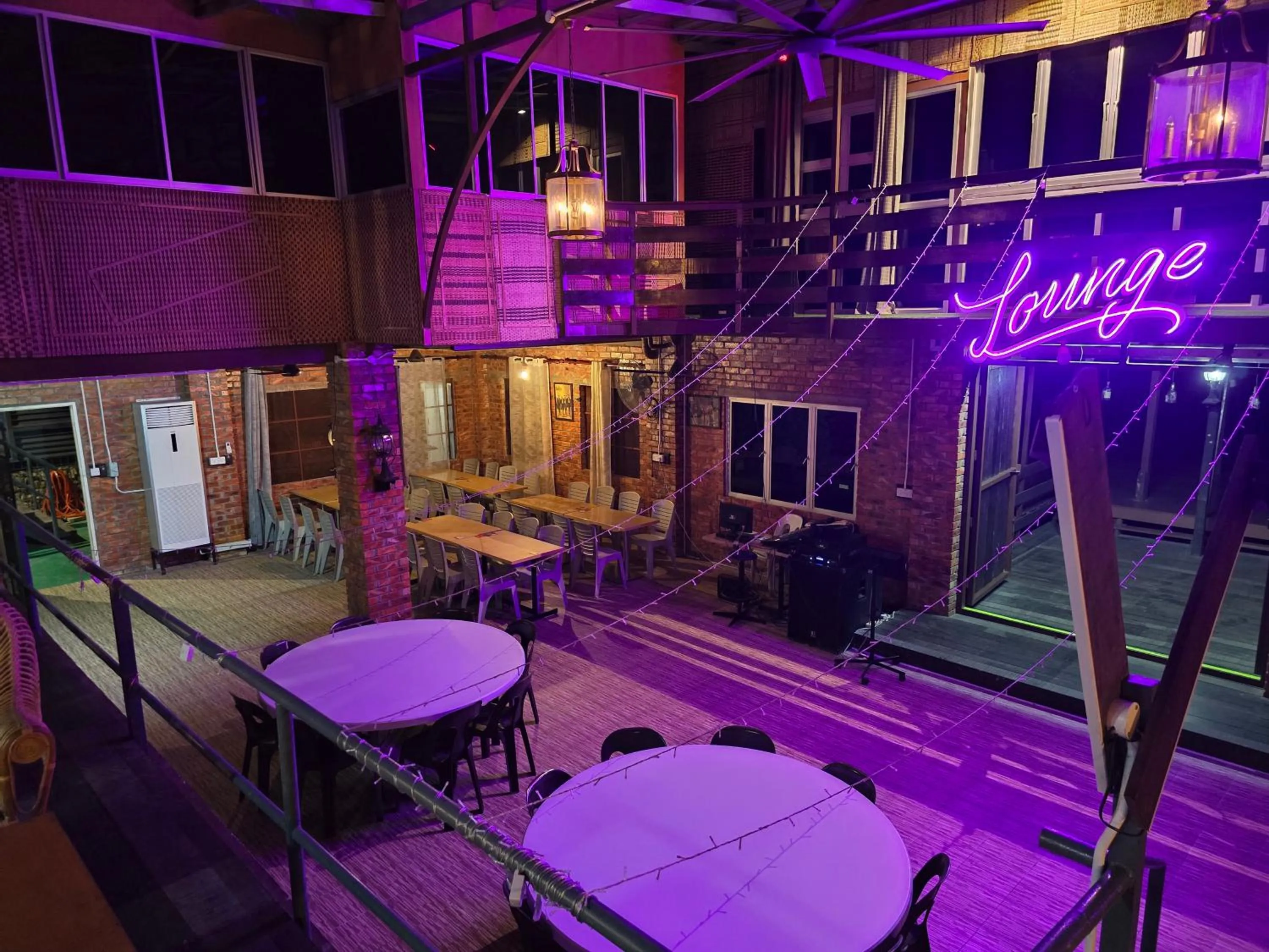 Restaurant/places to eat in Heritage House Windcave Bar & Stay