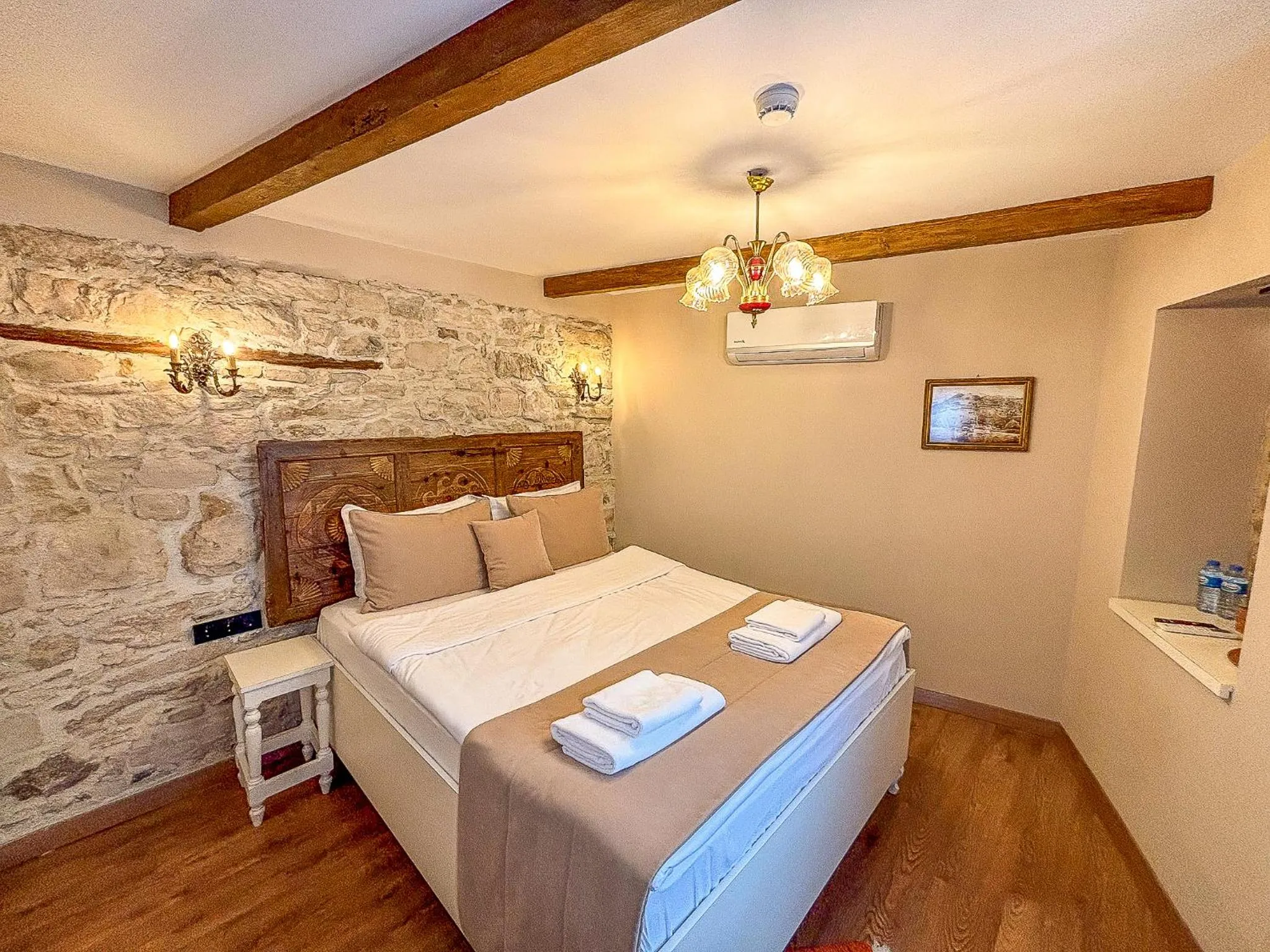 1870's Taş Konak Otel Üç Oda