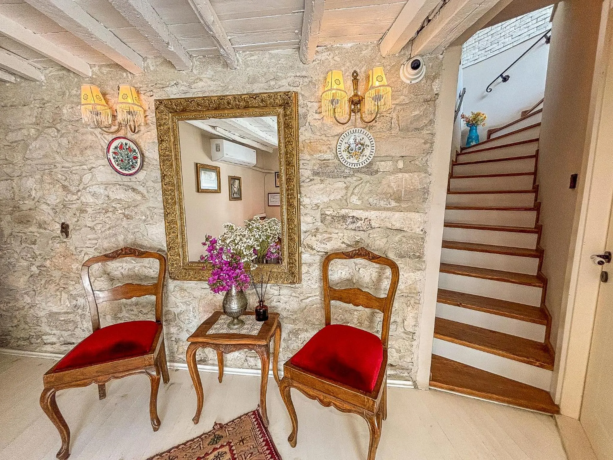 1870's Taş Konak Otel Üç Oda