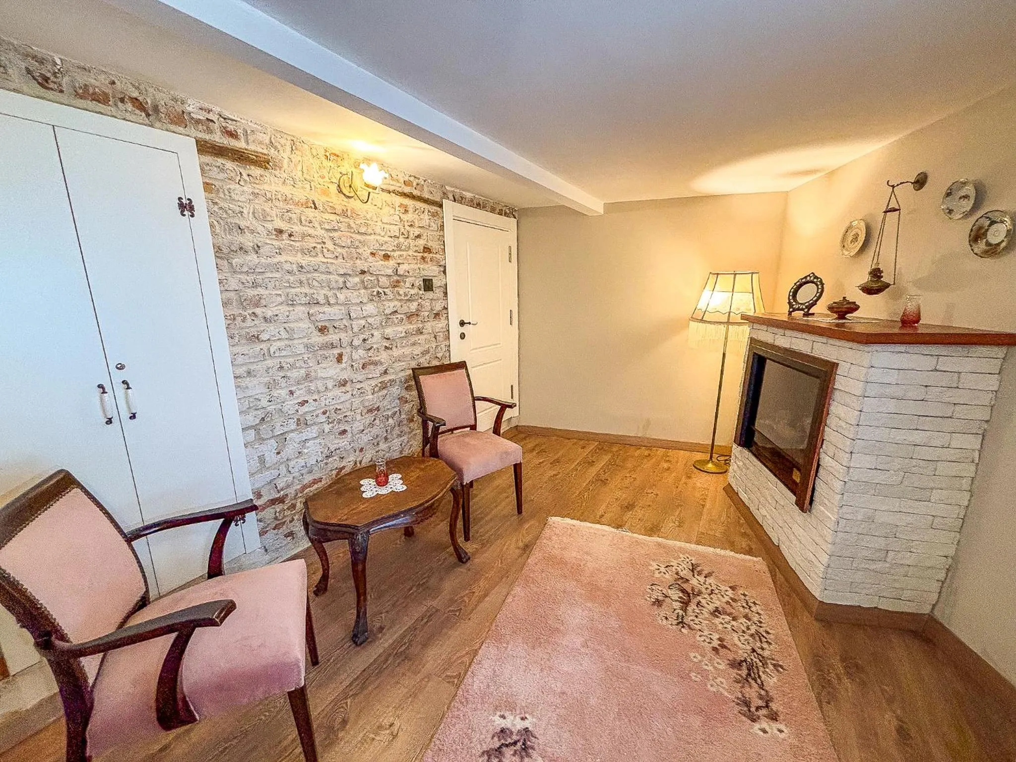 1870's Taş Konak Otel Üç Oda