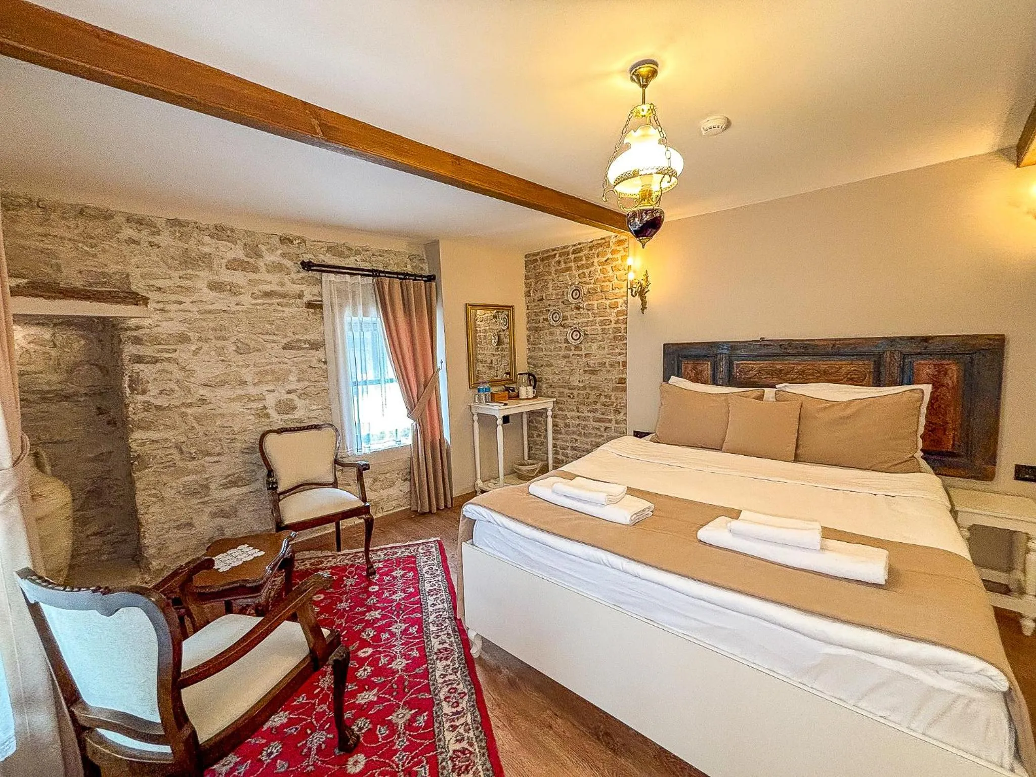 1870's Taş Konak Otel Üç Oda