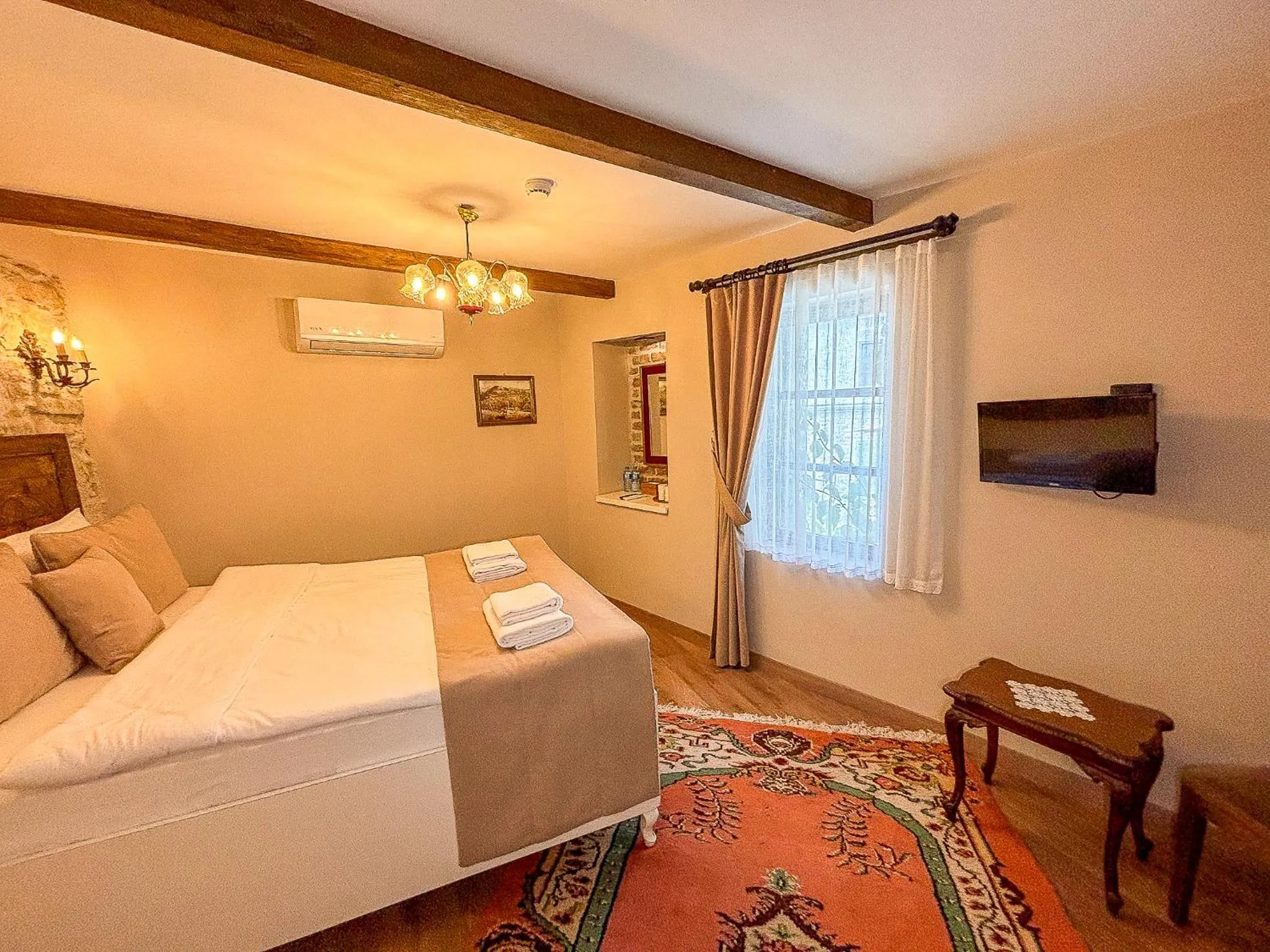 1870's Taş Konak Otel Üç Oda