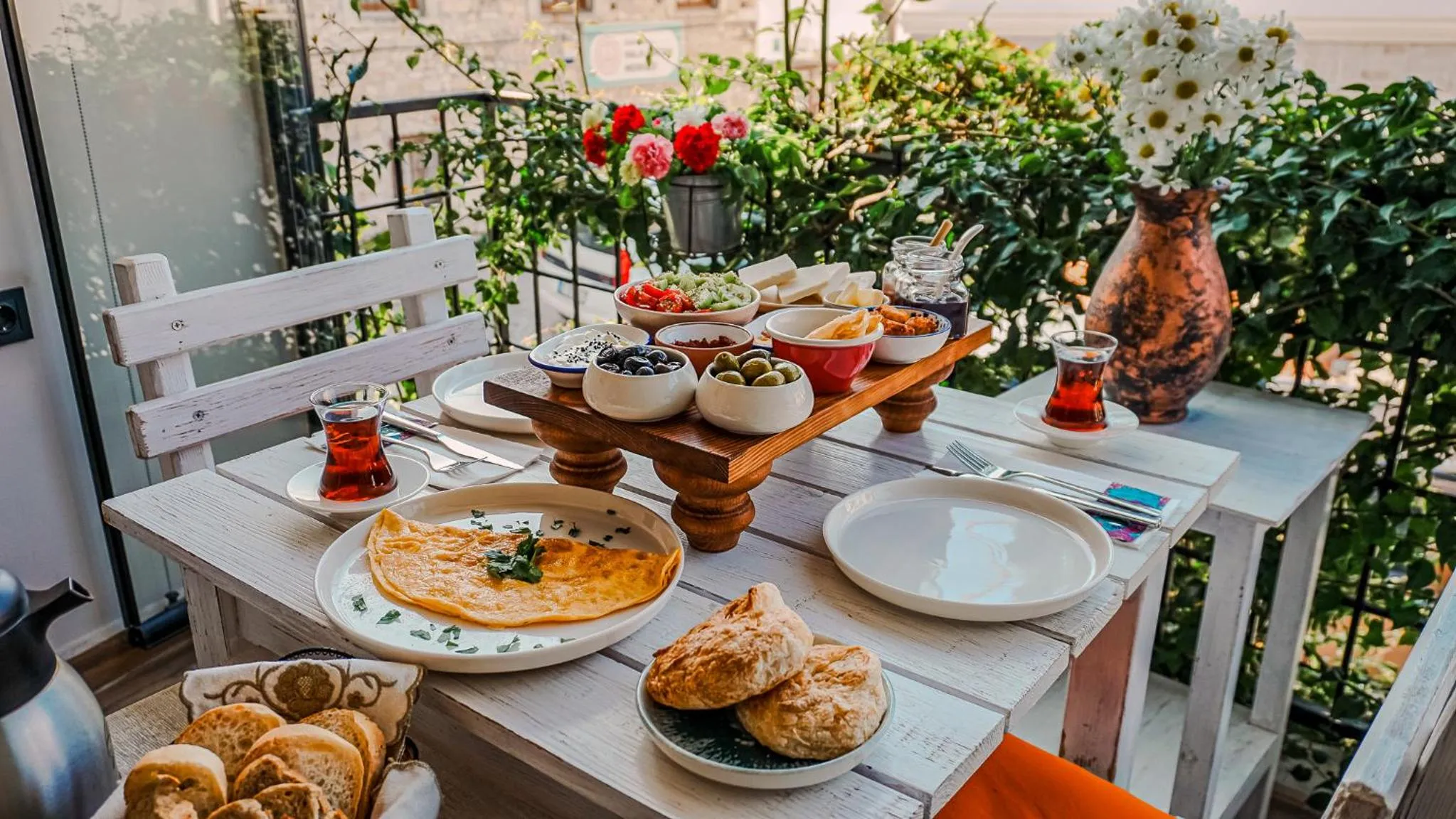 Breakfast in 1870's Taş Konak Otel Üç Oda