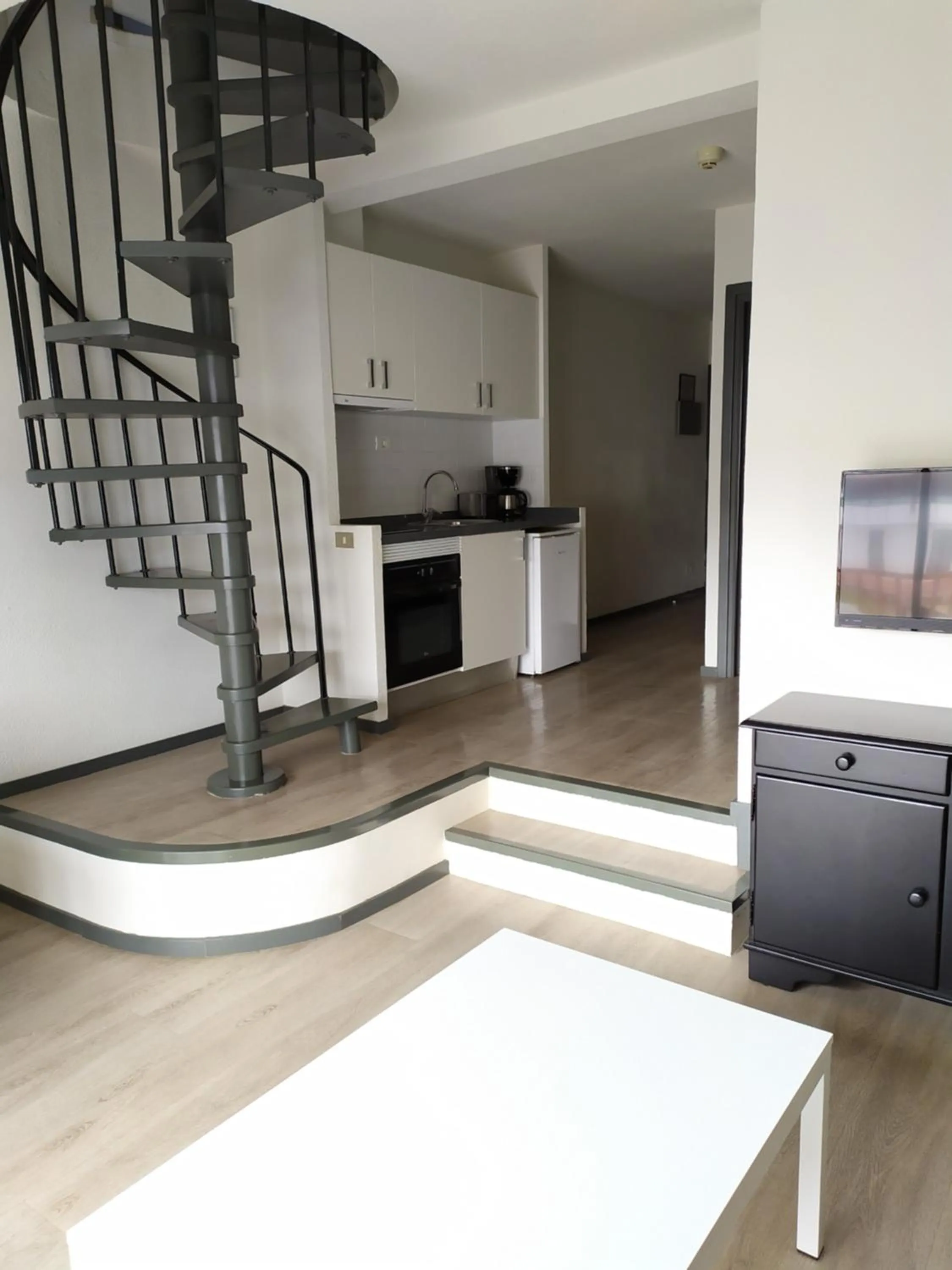 Kitchen or kitchenette in Apartamentos HG Cristian Sur