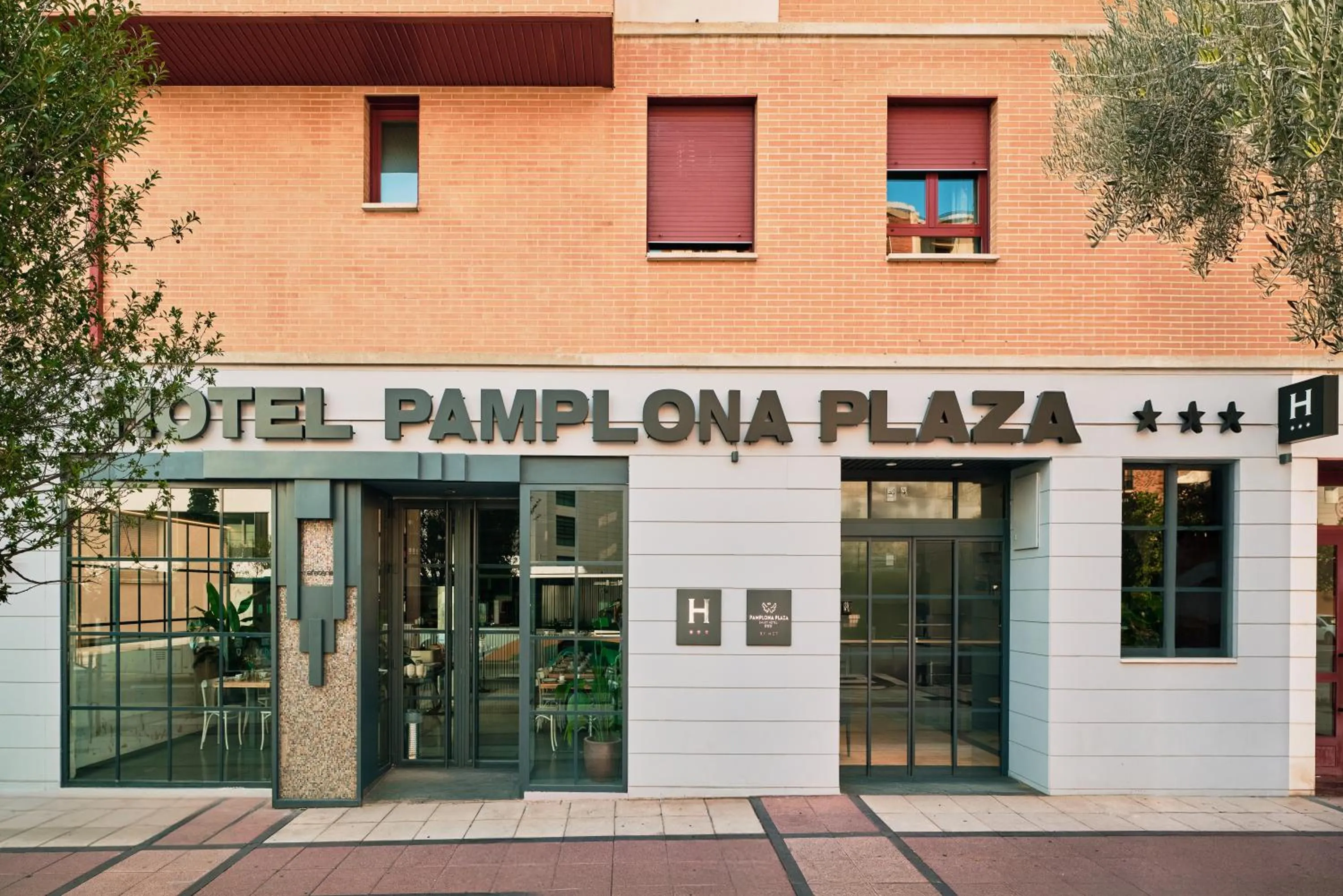 Facade/entrance in Hotel Pamplona Plaza