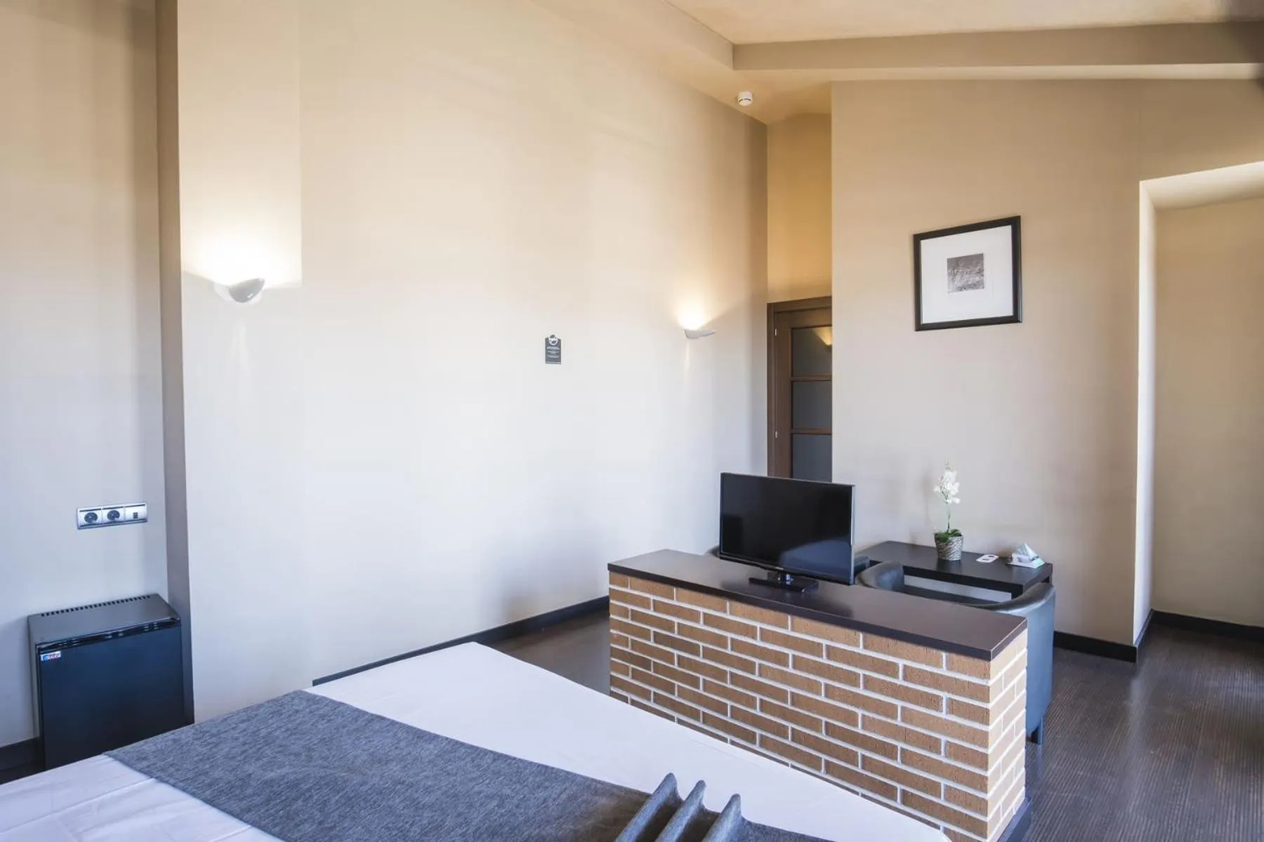 Photo of the whole room, Bed in Hotel Alda Castillo de Olite