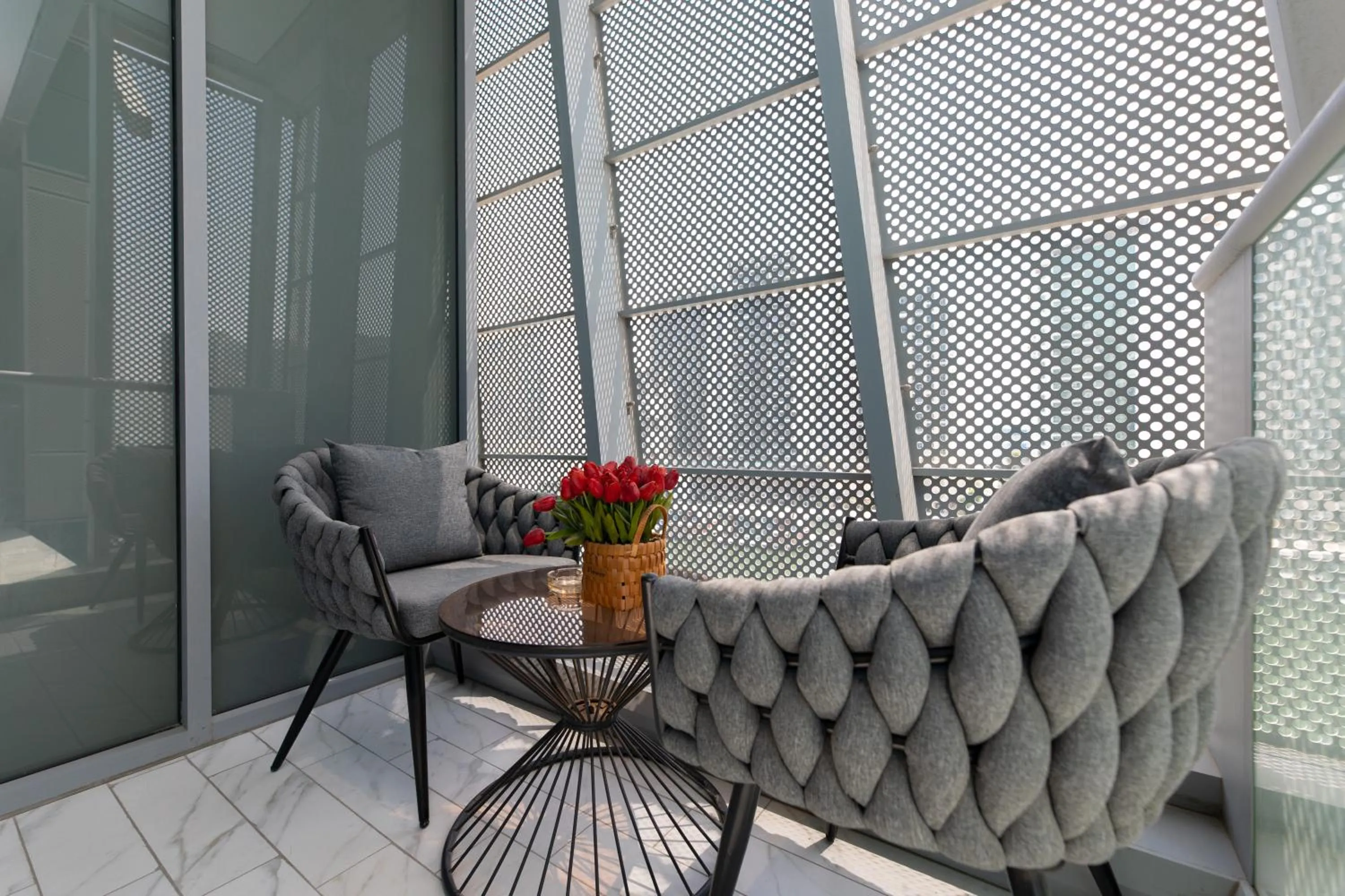 Day in SIMPLY COMFORT in J ONE Tower