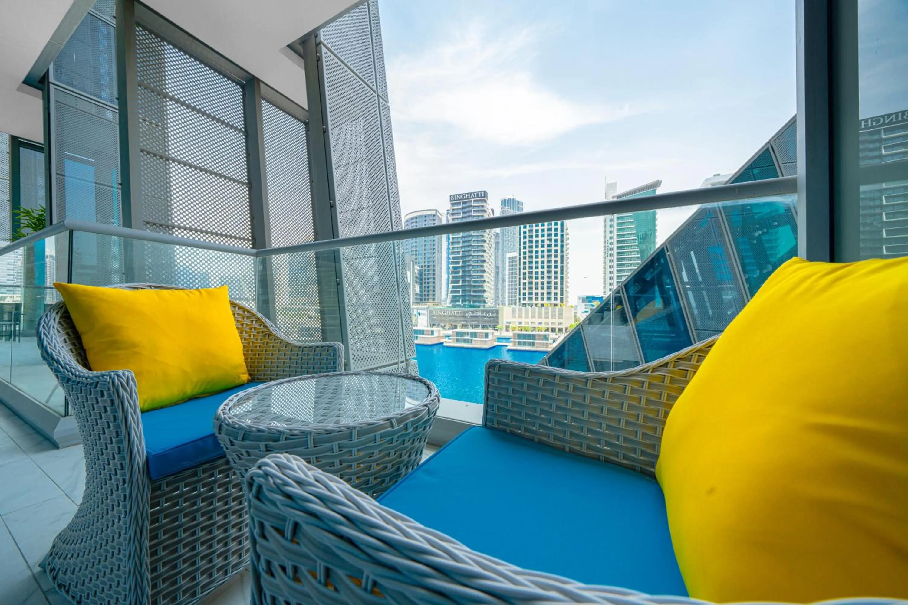 Day in SIMPLY COMFORT in J ONE Tower