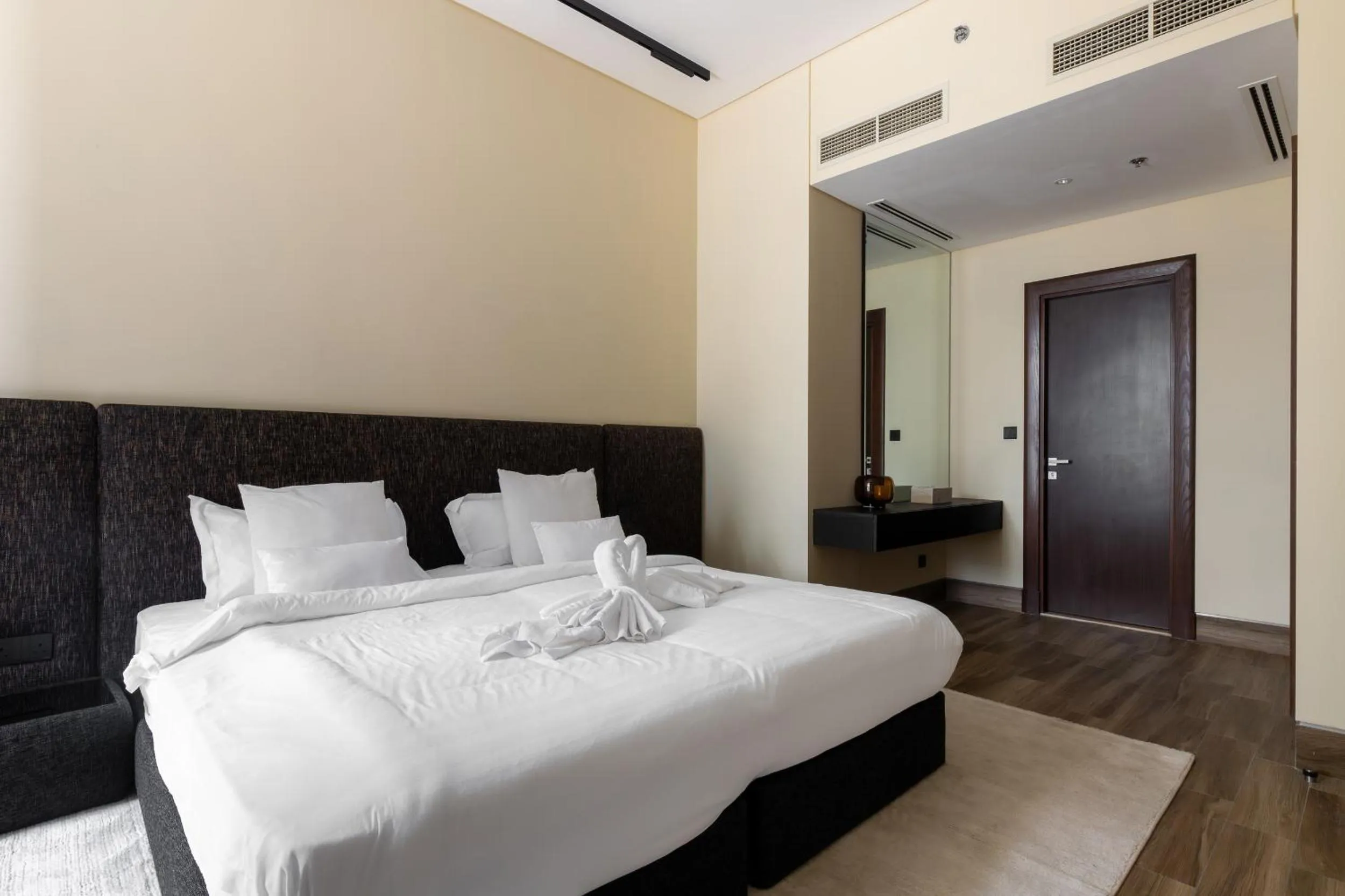 Bed in SIMPLY COMFORT in J ONE Tower