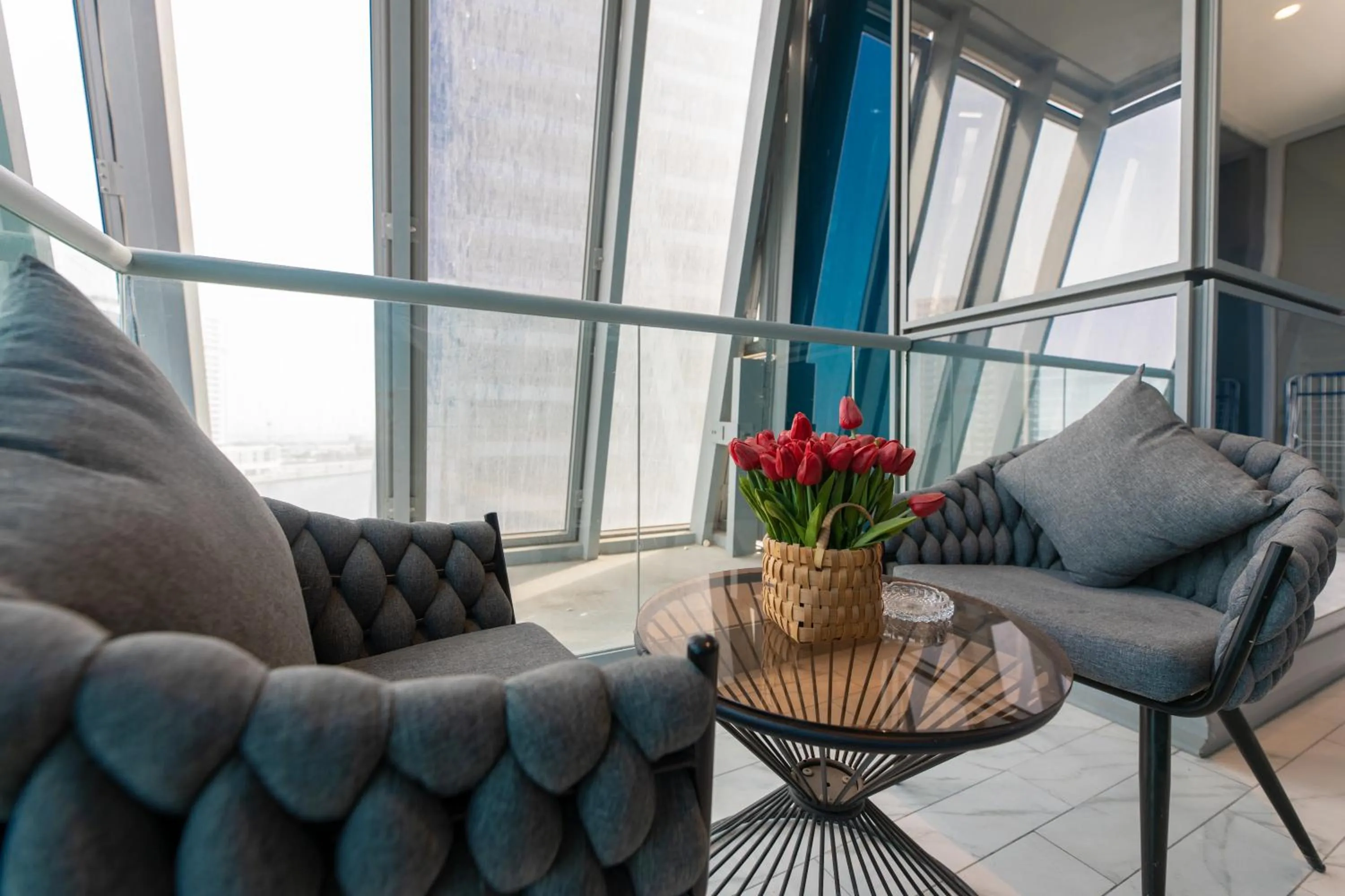 Living room in SIMPLY COMFORT in J ONE Tower