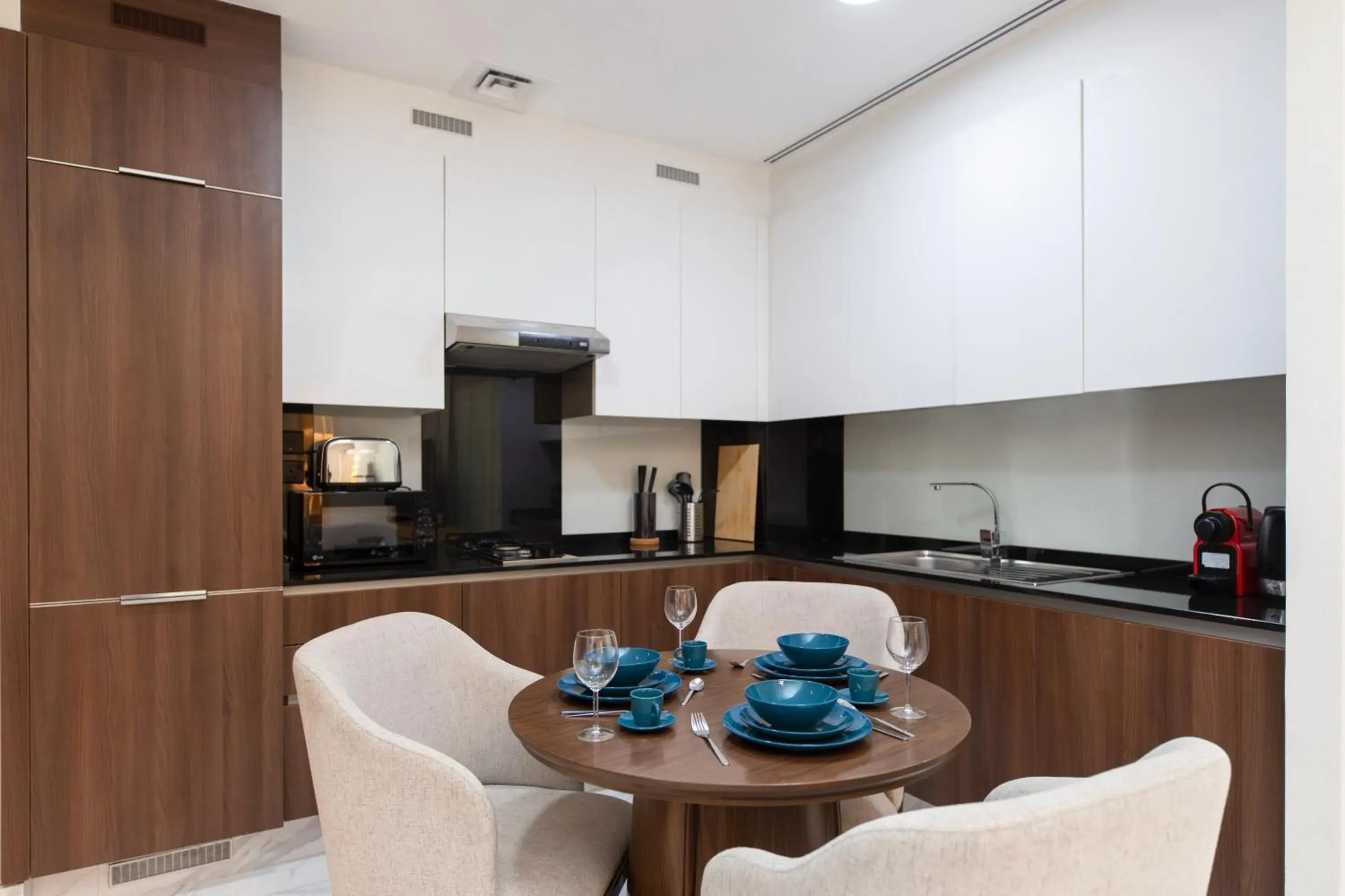 Superior Studio with Partial Canal View in SIMPLY COMFORT in J ONE Tower Superior Studio with Partial Canal View in SIMPLY COMFORT in J ONE Tower