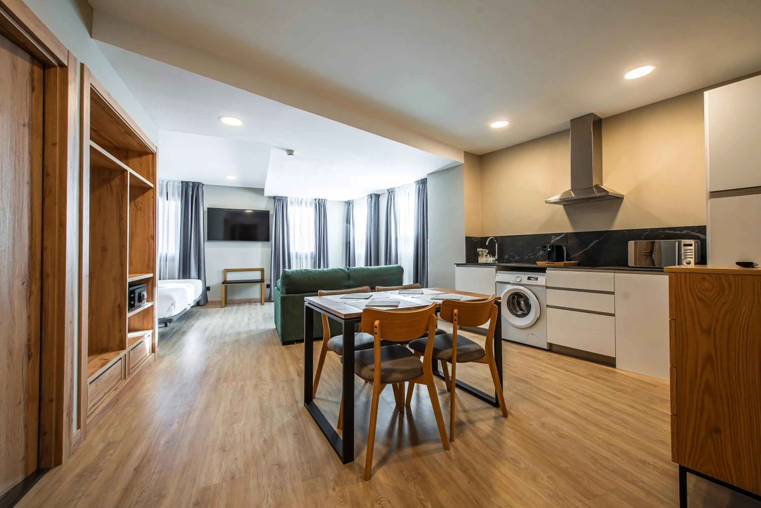 Photo of the whole room in Hotel Zentral Mayoral