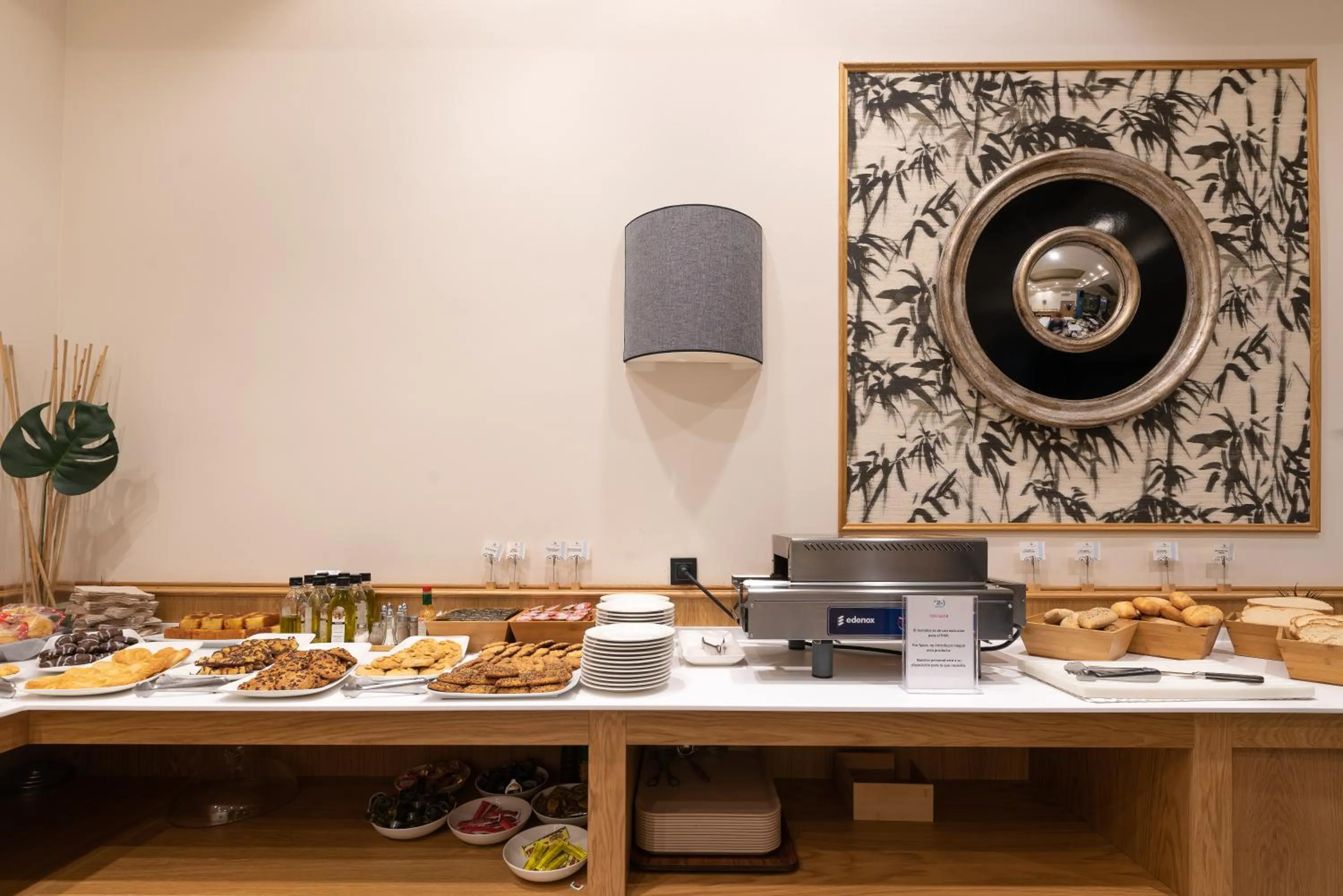 Buffet breakfast in Hotel Zentral Mayoral