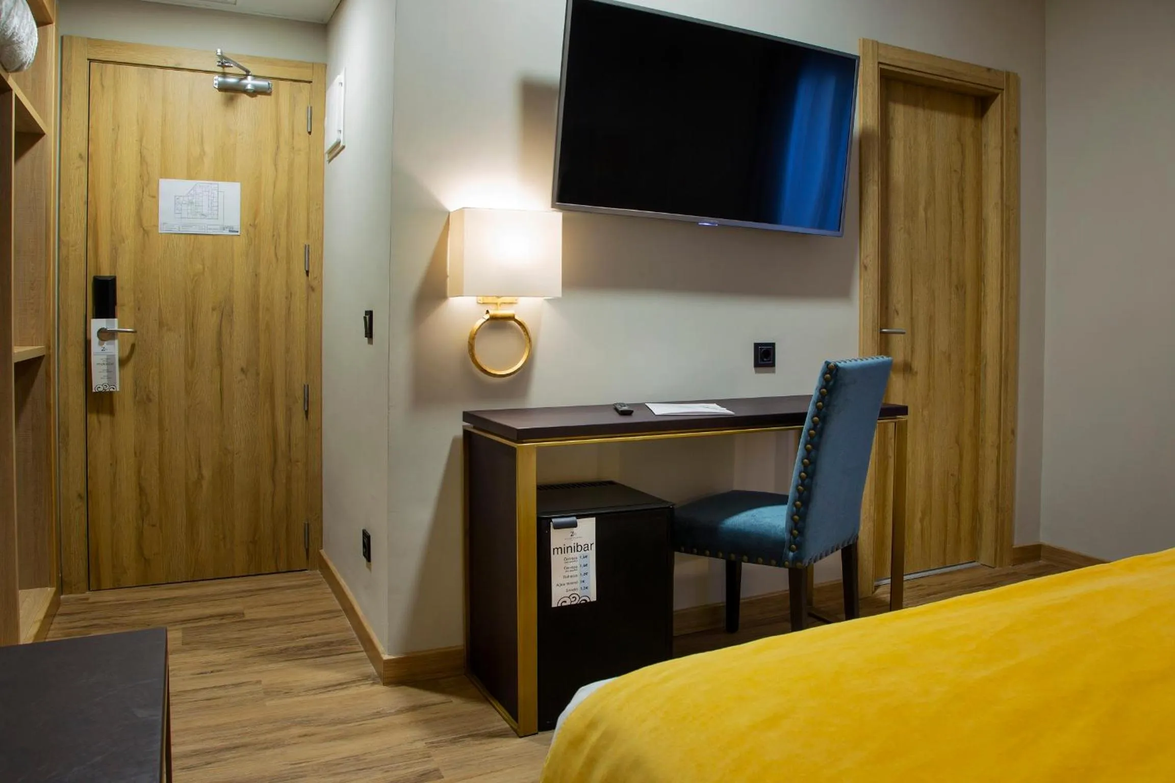 Photo of the whole room, Bed in Hotel Zentral Mayoral