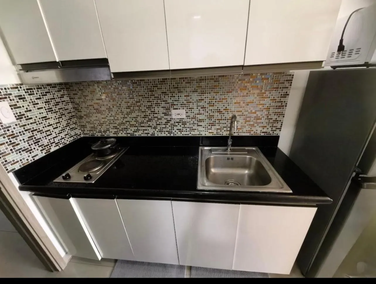 Deluxe Suites Razelles 2 at Shore 2 Residences Tower 1