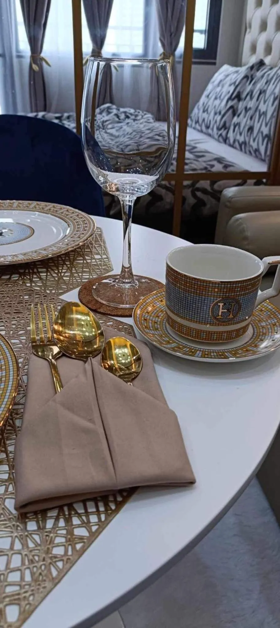 Deluxe Suites Razelles 2 at Shore 2 Residences Tower 1