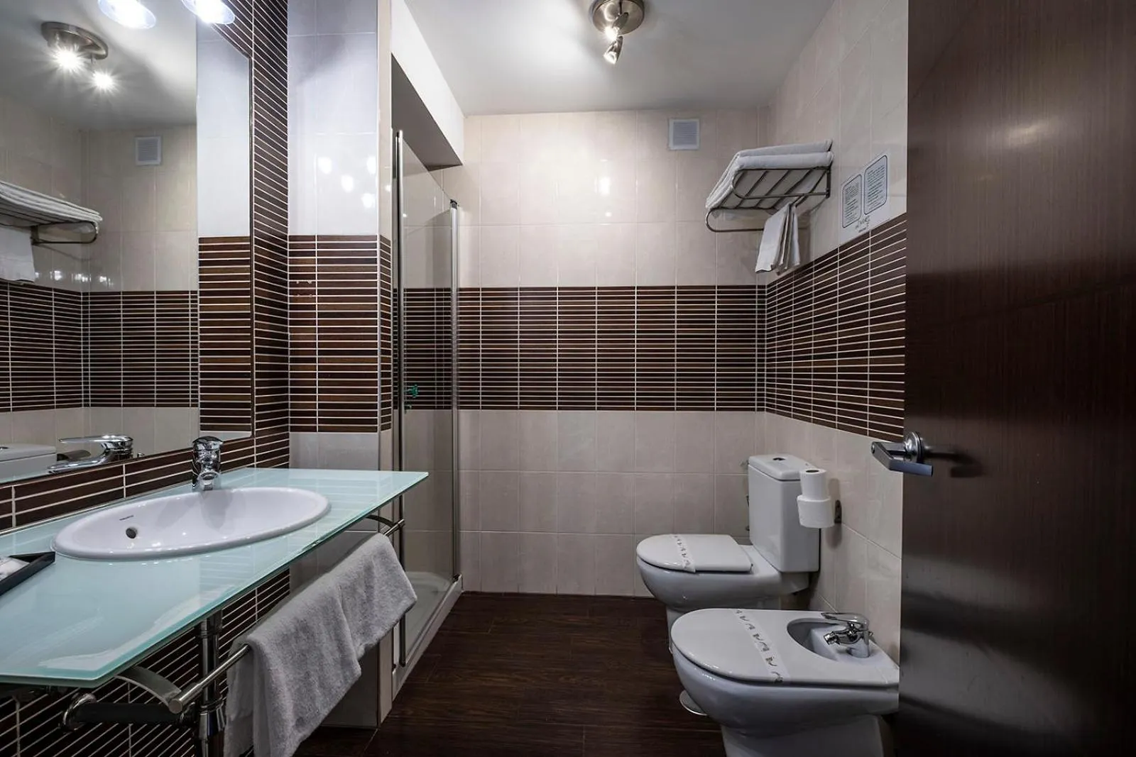 Shower in Hotel Hidalgo