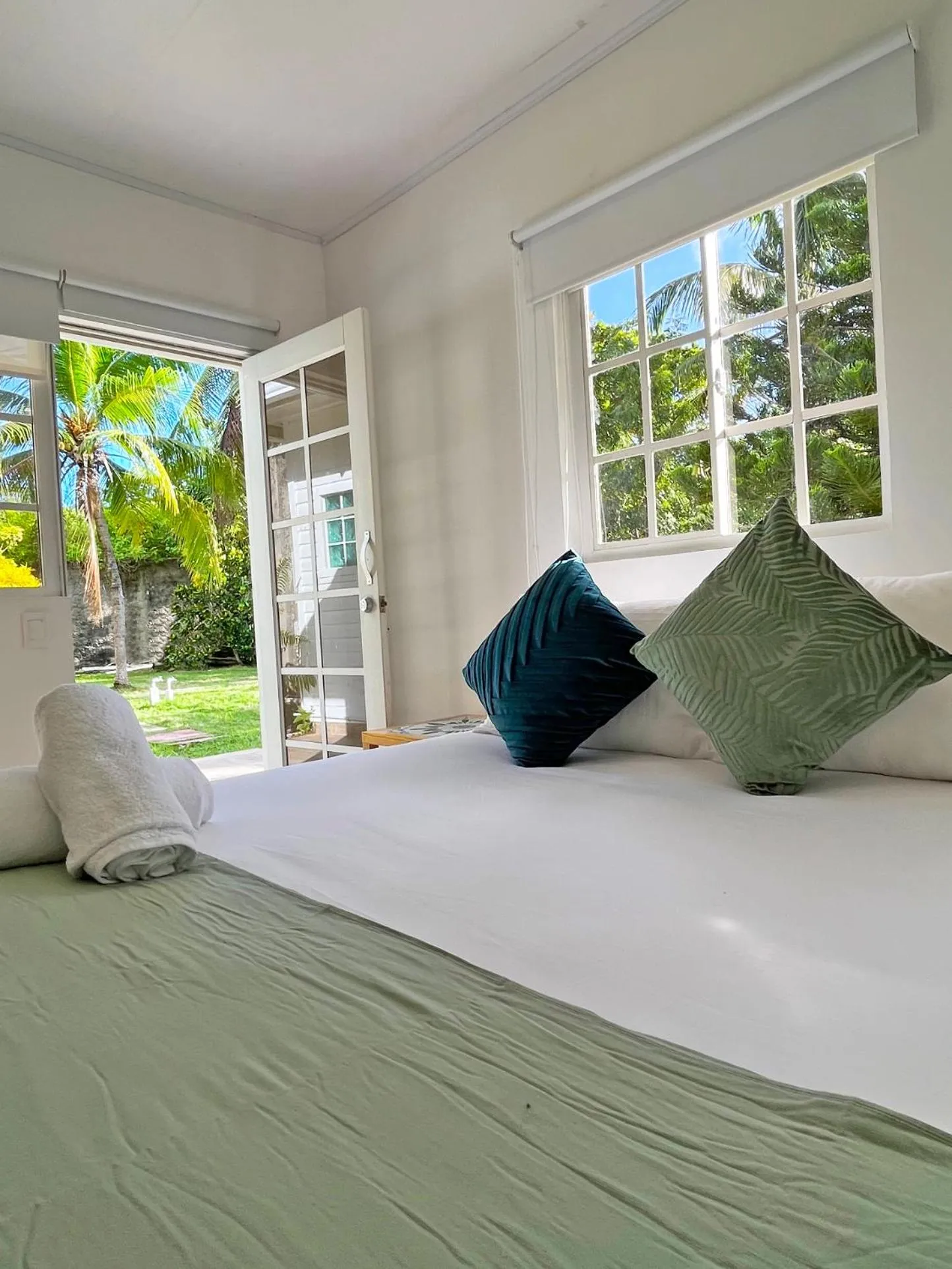 Bedroom, Bed in Zaba Beach House