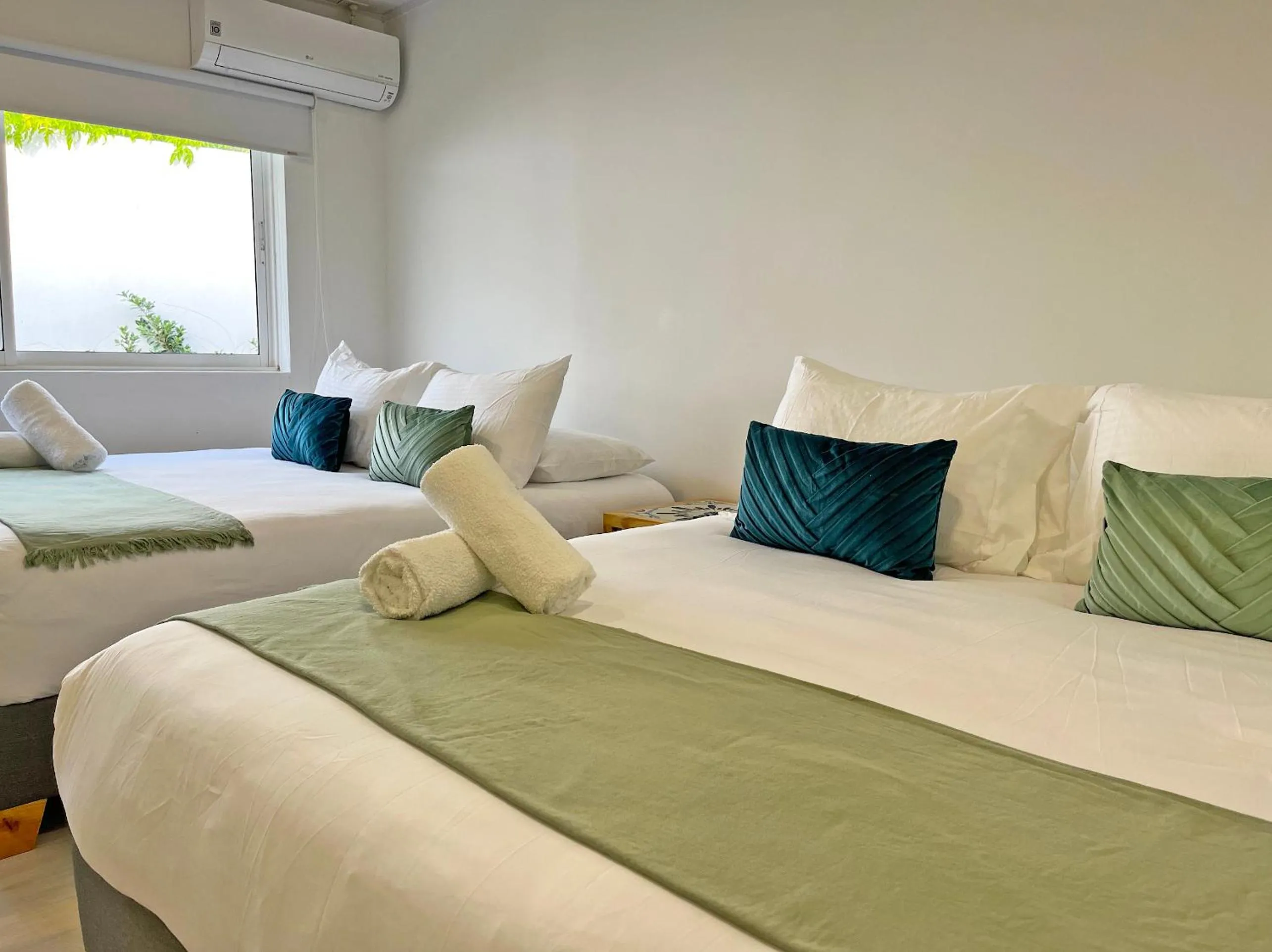 Photo of the whole room, Bed in Zaba Beach House