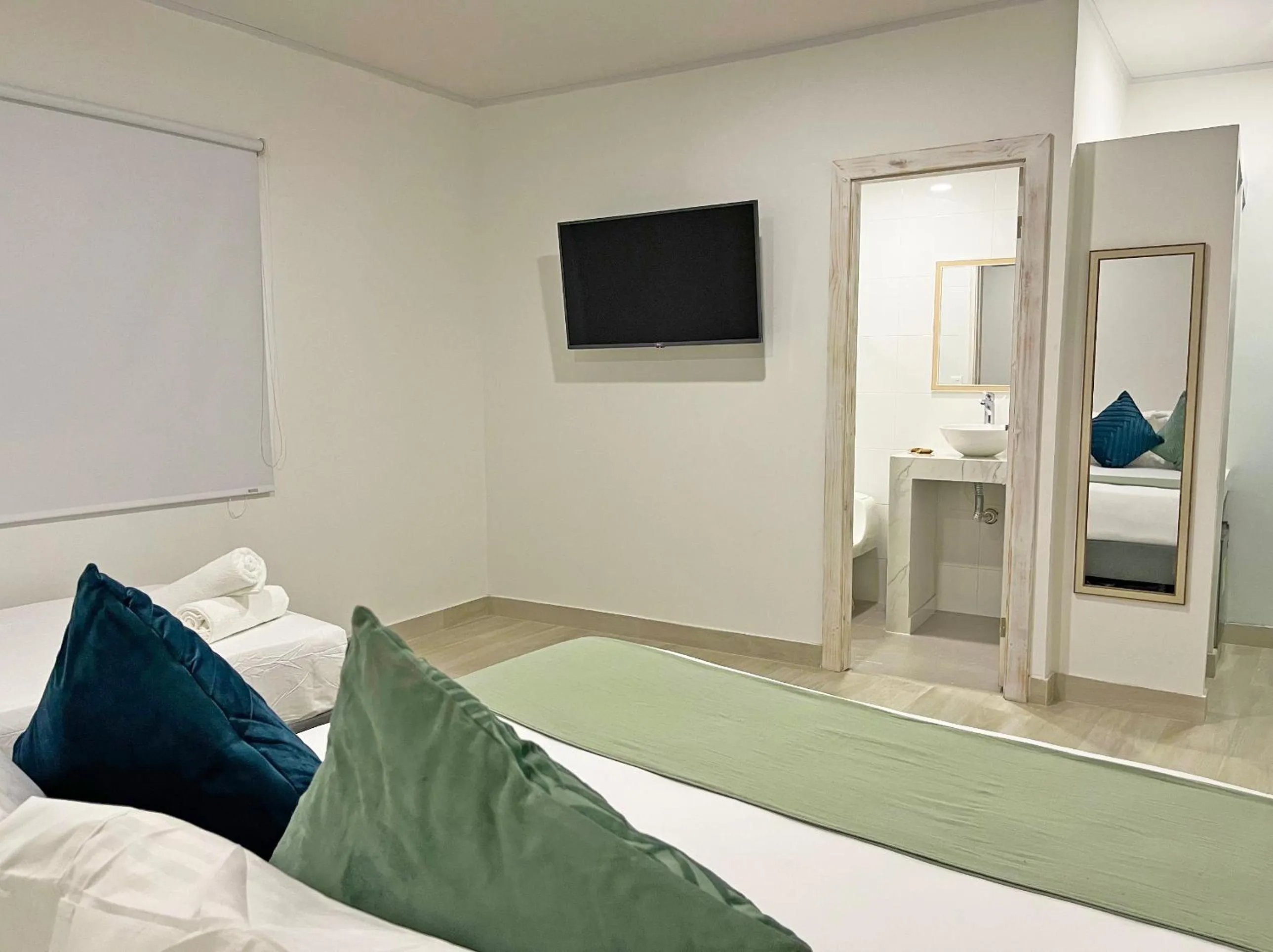 Photo of the whole room, Bed in Zaba Beach House