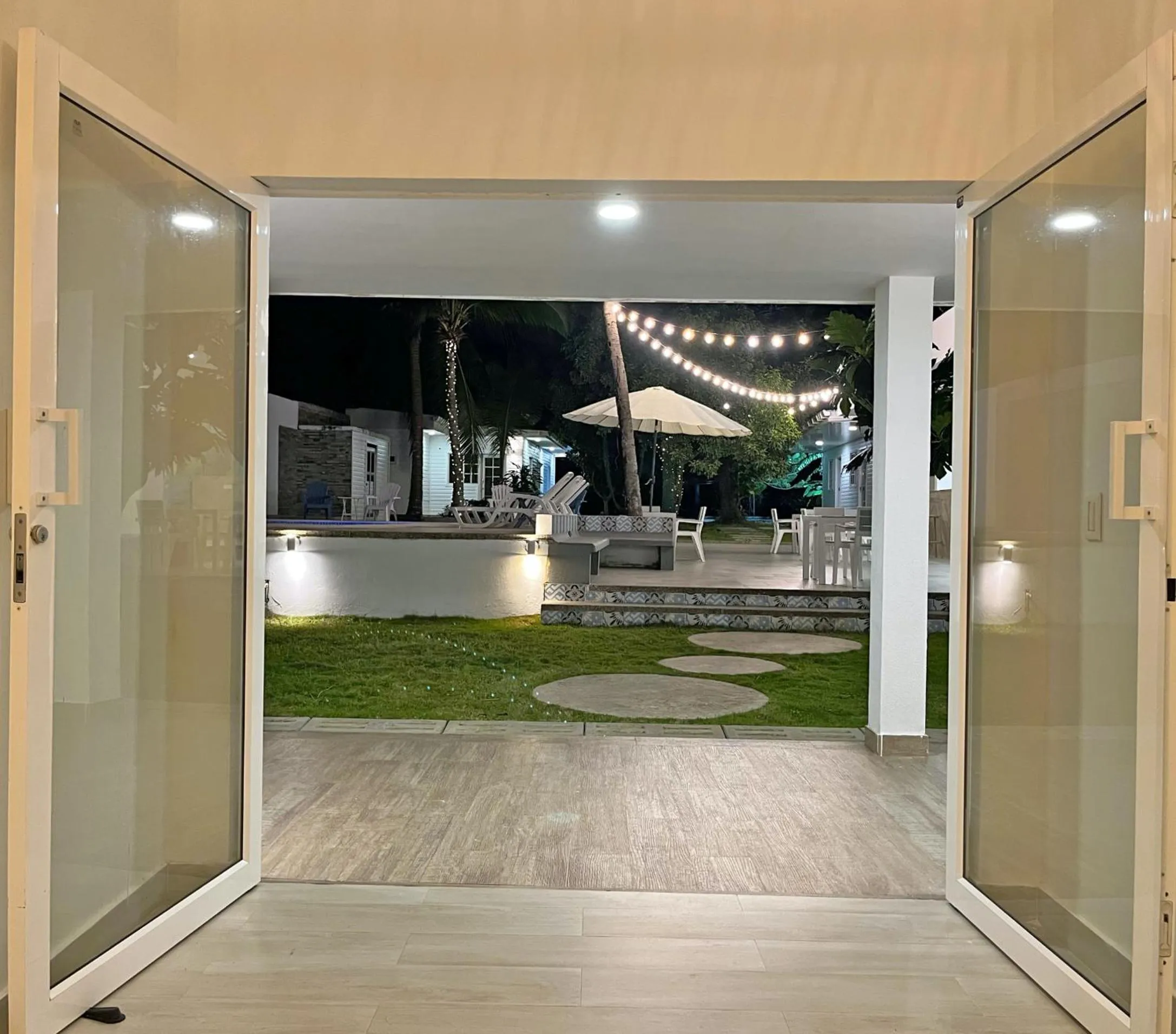 Garden in Zaba Beach House