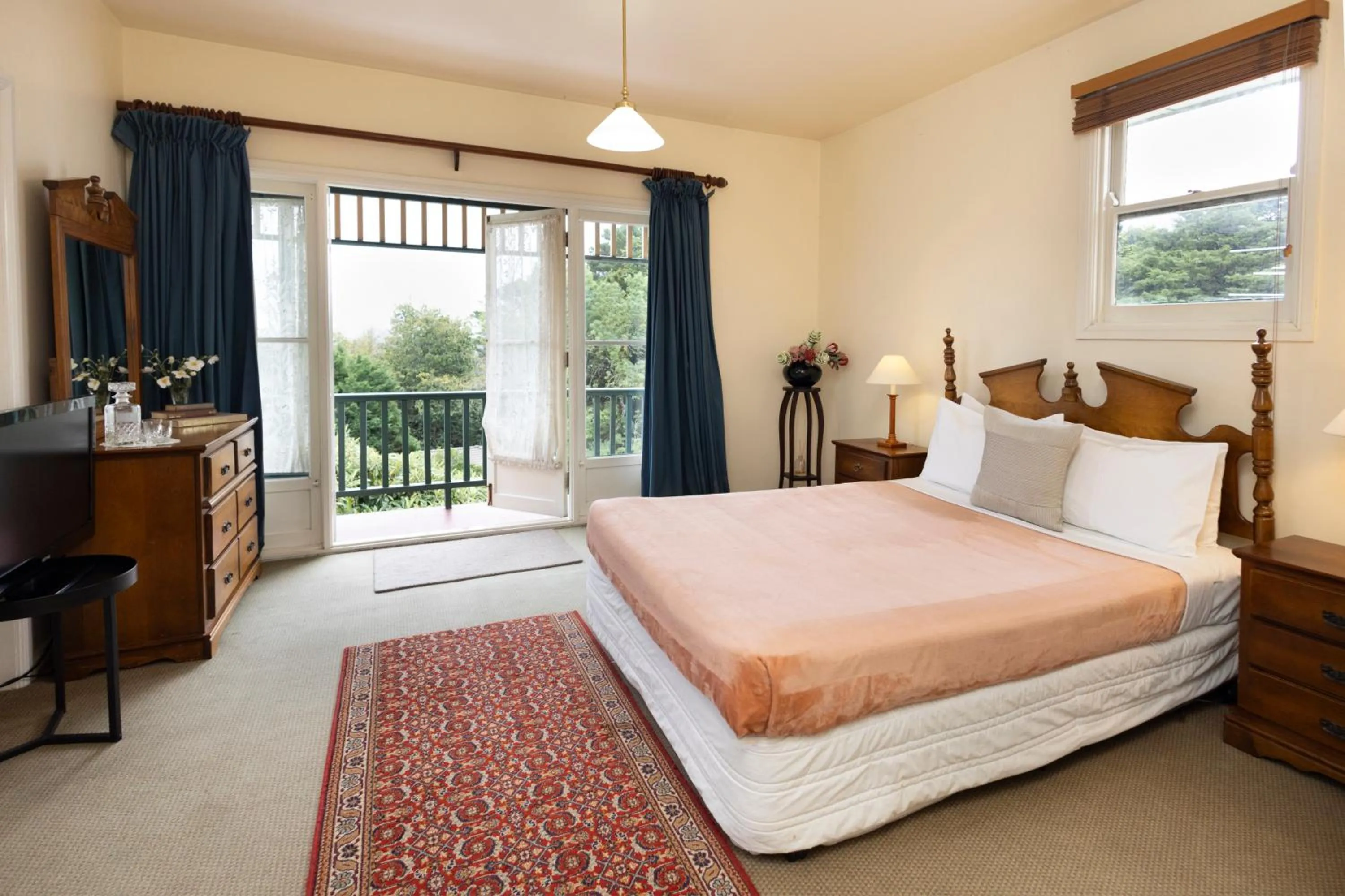 Bedroom, Bed in Leura House