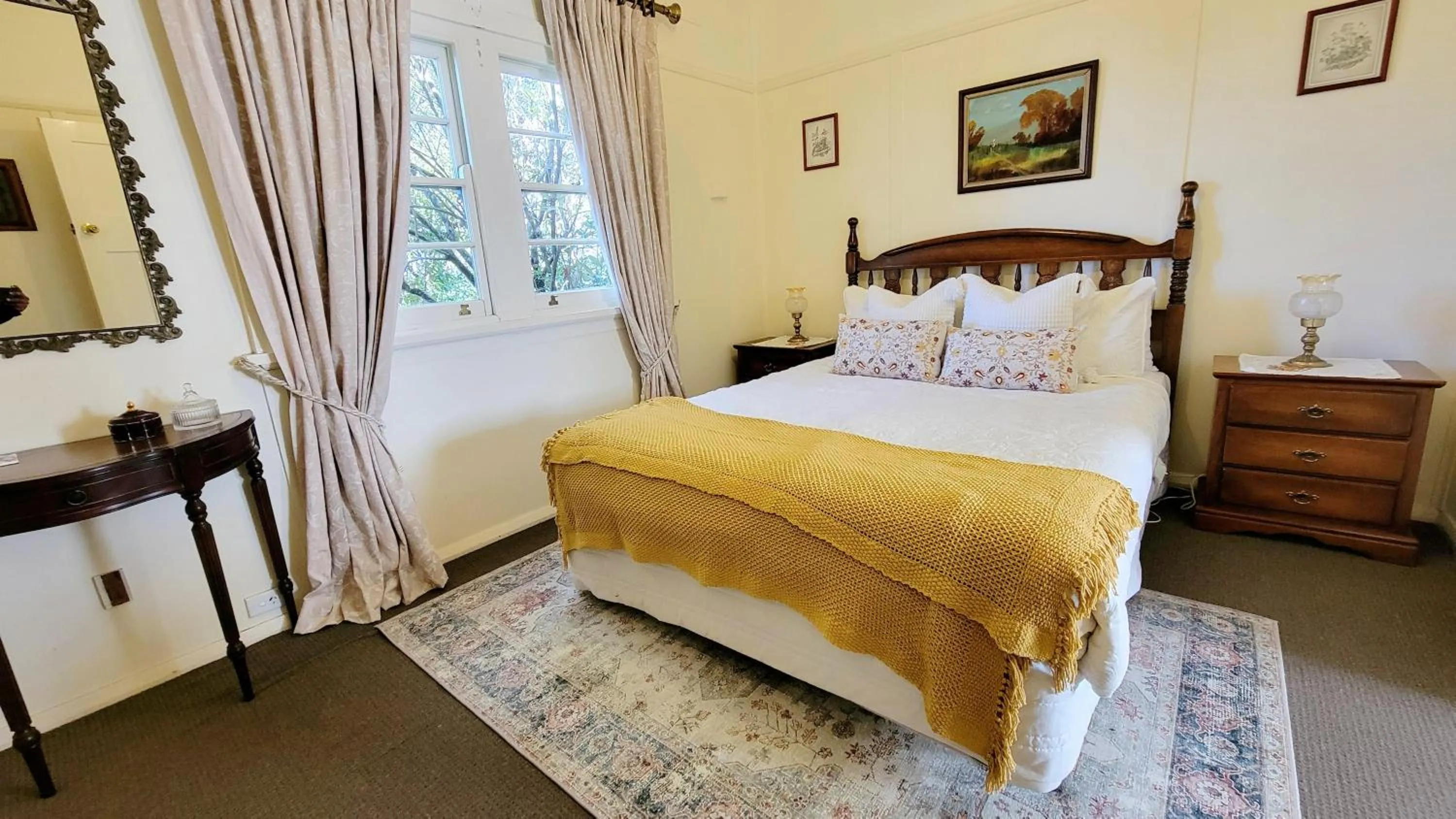 Bedroom, Bed in Leura House