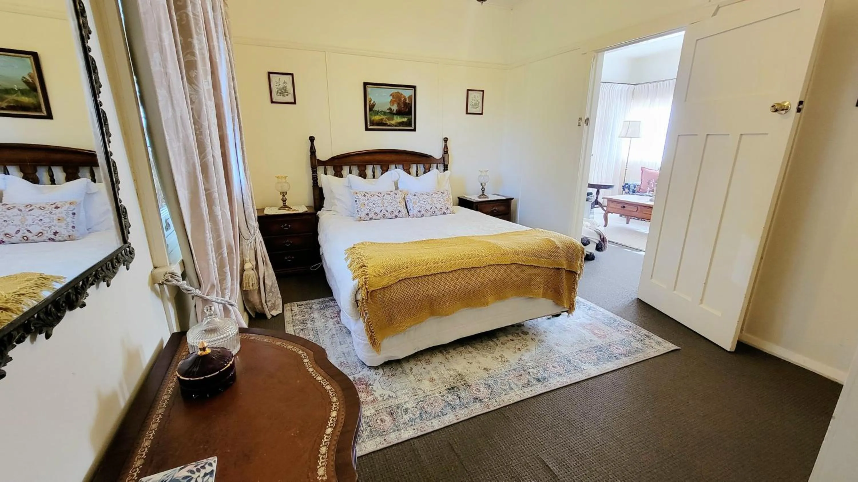 Bedroom, Bed in Leura House