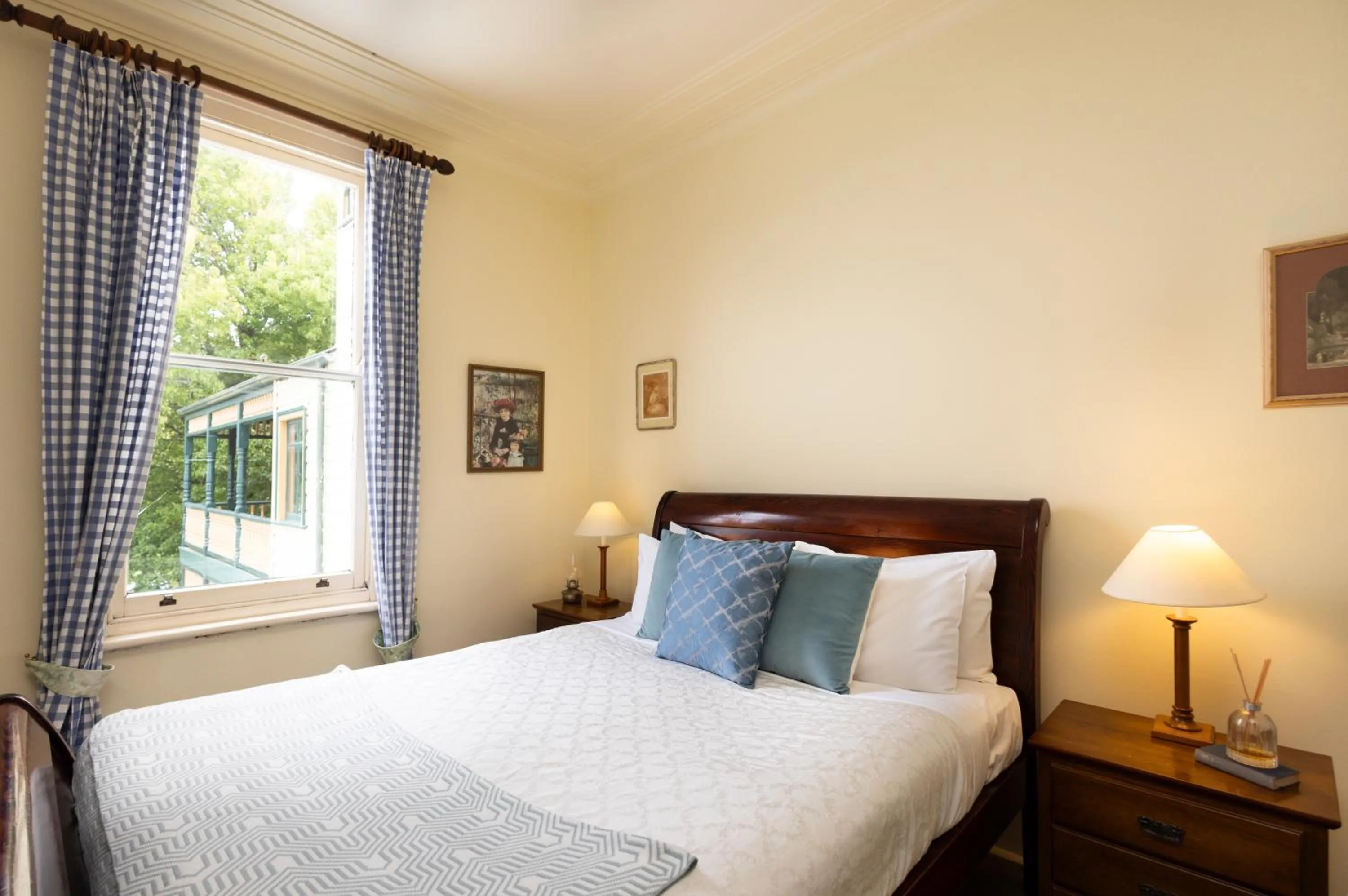Bedroom, Bed in Leura House