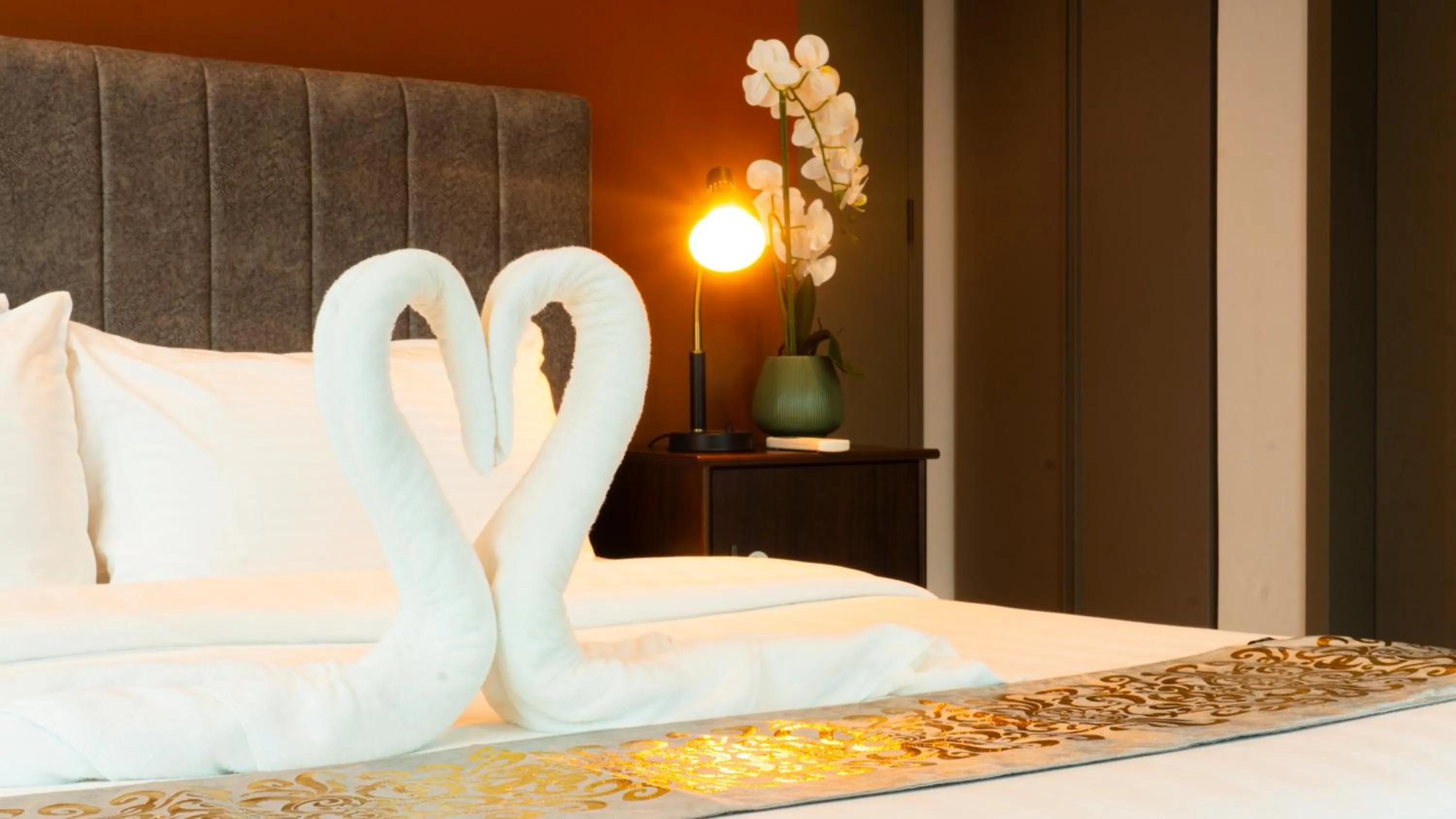 Bed in MOONWAY SUITES At EATON KLCC