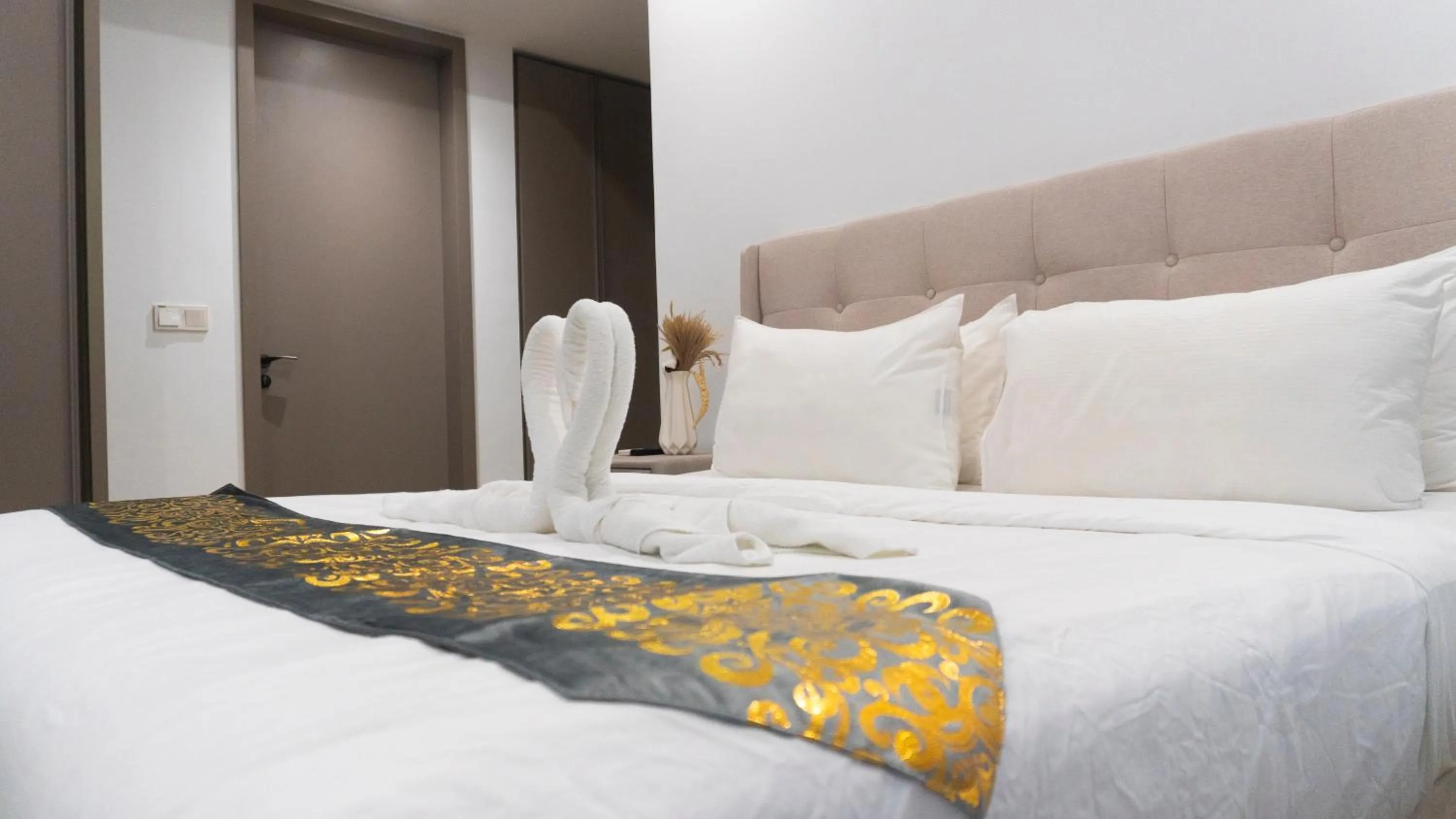 Bed in MOONWAY SUITES At EATON KLCC