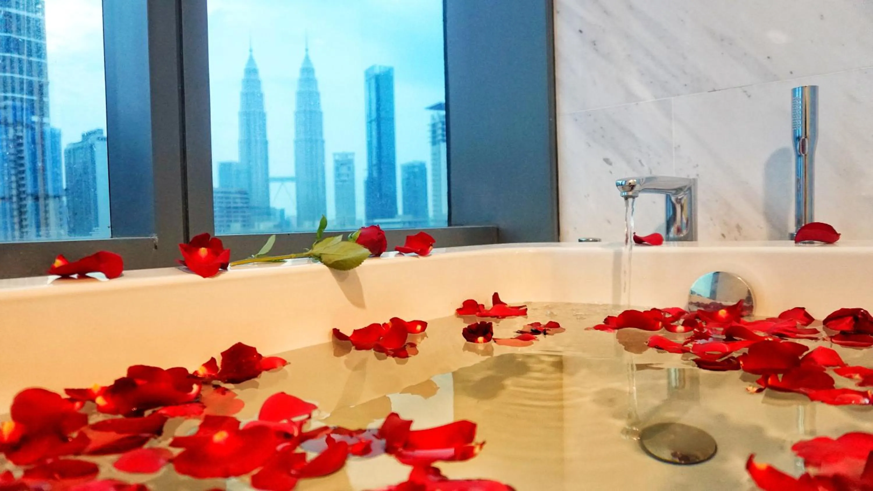 wedding in MOONWAY SUITES At EATON KLCC