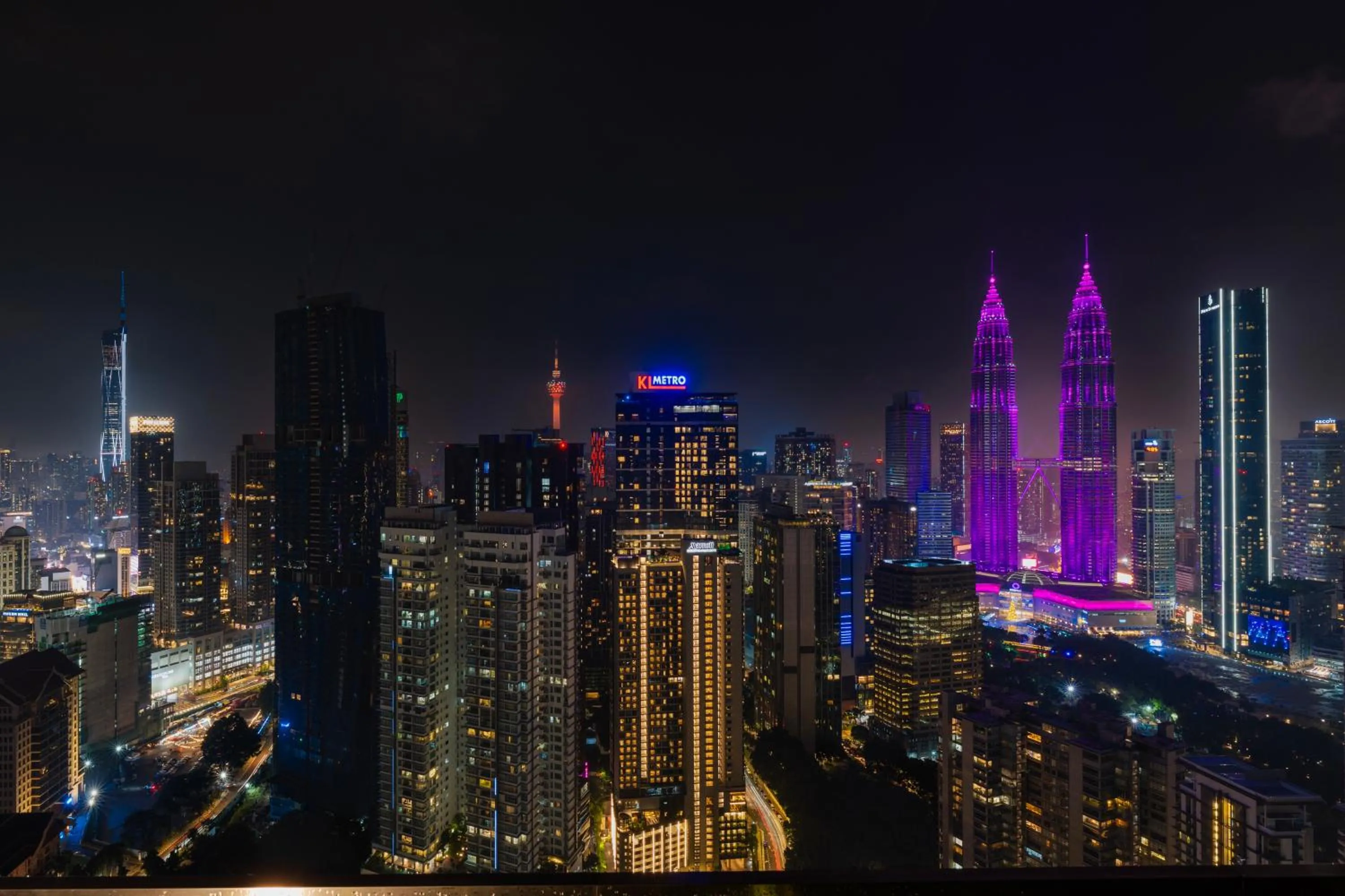 Night in MOONWAY SUITES At EATON KLCC