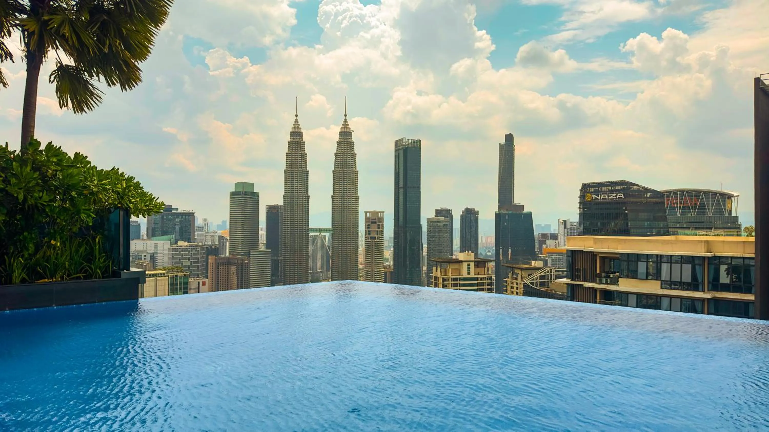 Day in MOONWAY SUITES At EATON KLCC