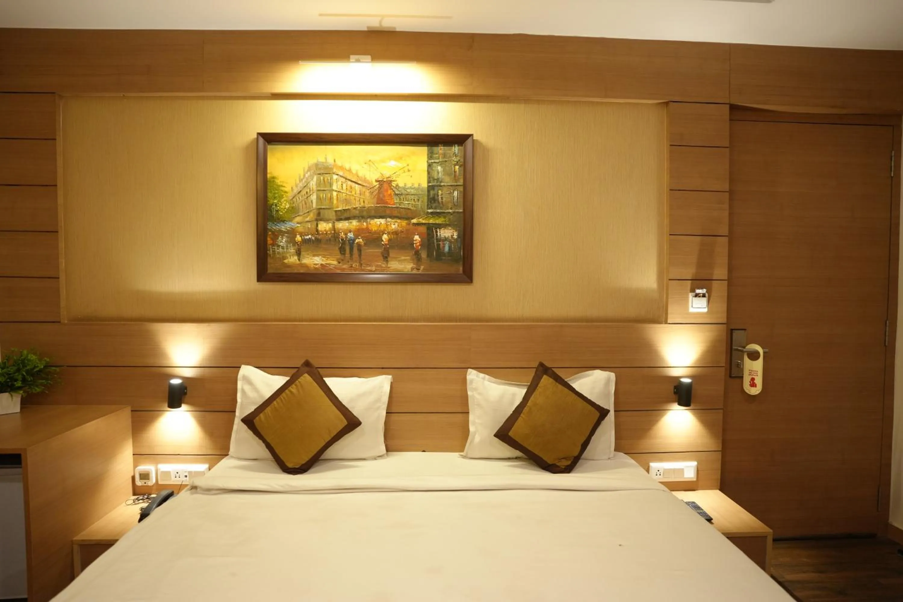 Bed in HOTEL SILKHOUSE PREMIER