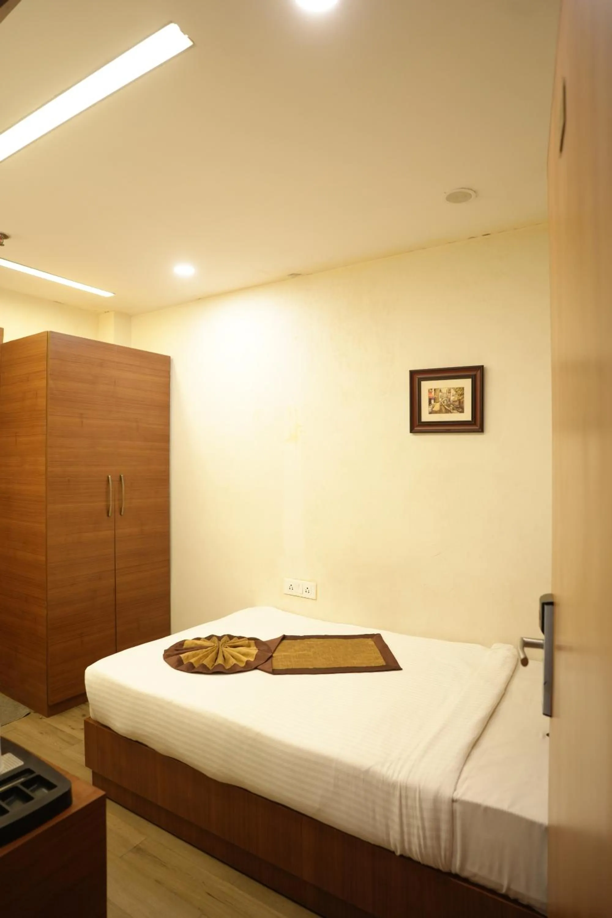 Bed in HOTEL SILKHOUSE PREMIER