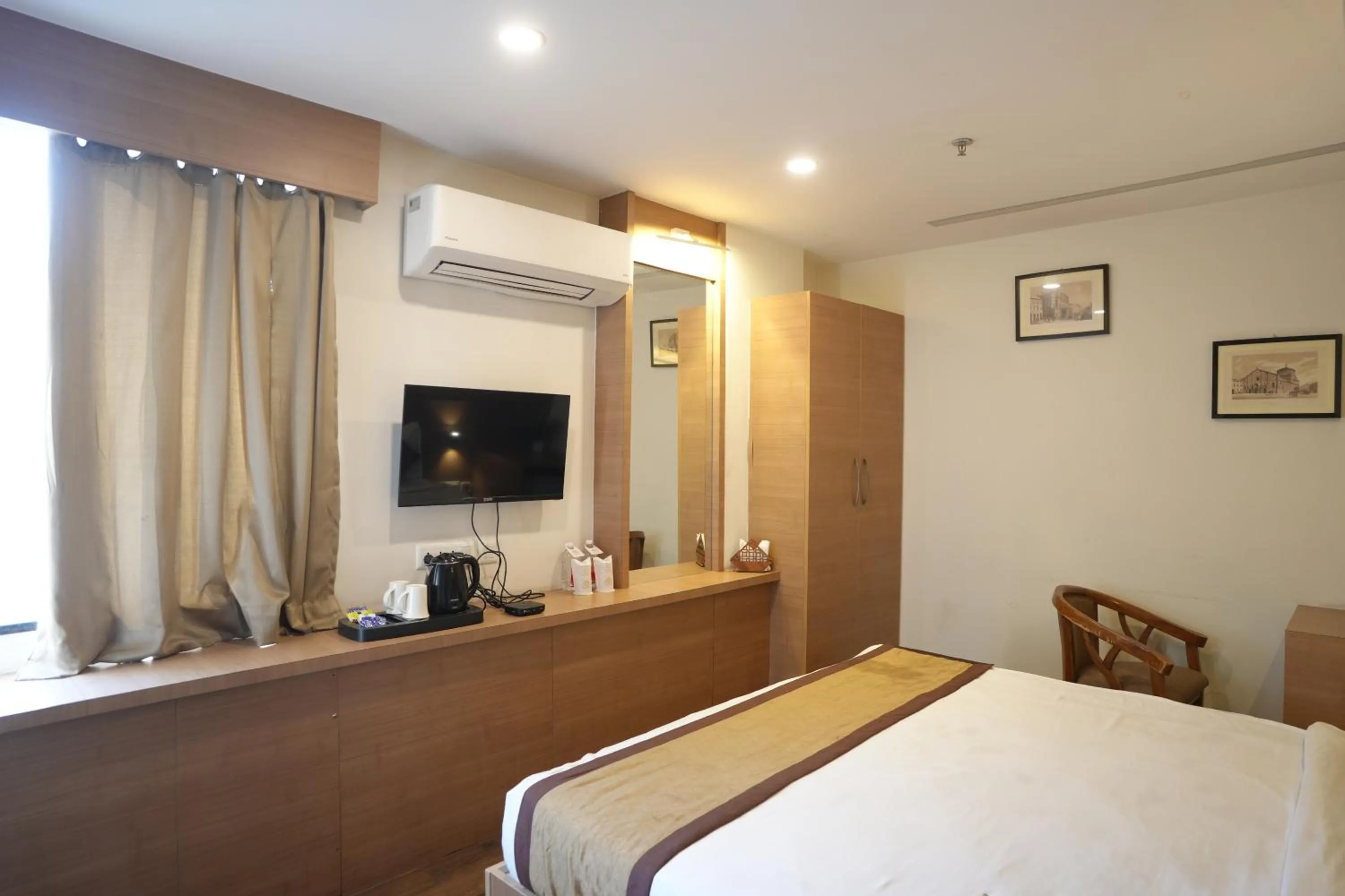 Bed in HOTEL SILKHOUSE PREMIER