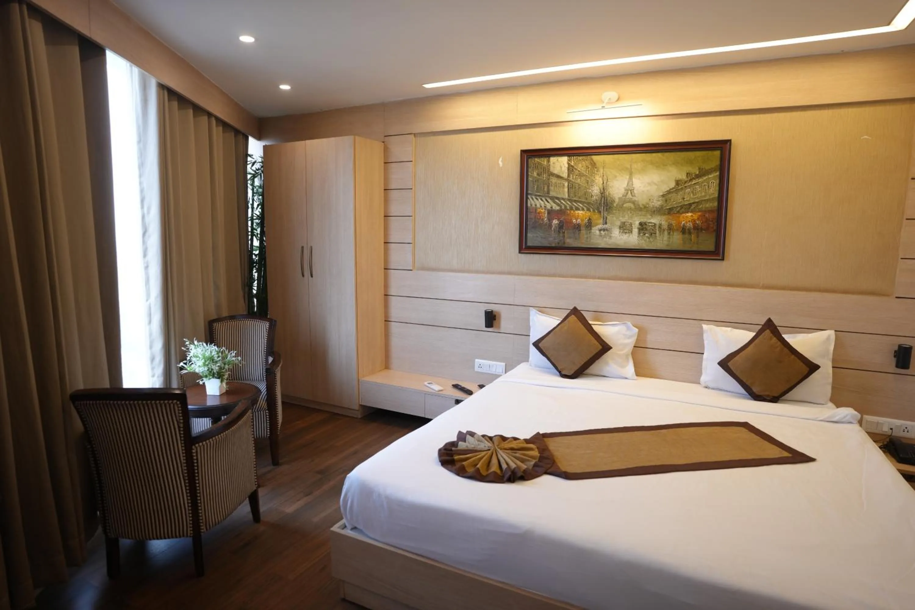 Bed in HOTEL SILKHOUSE PREMIER