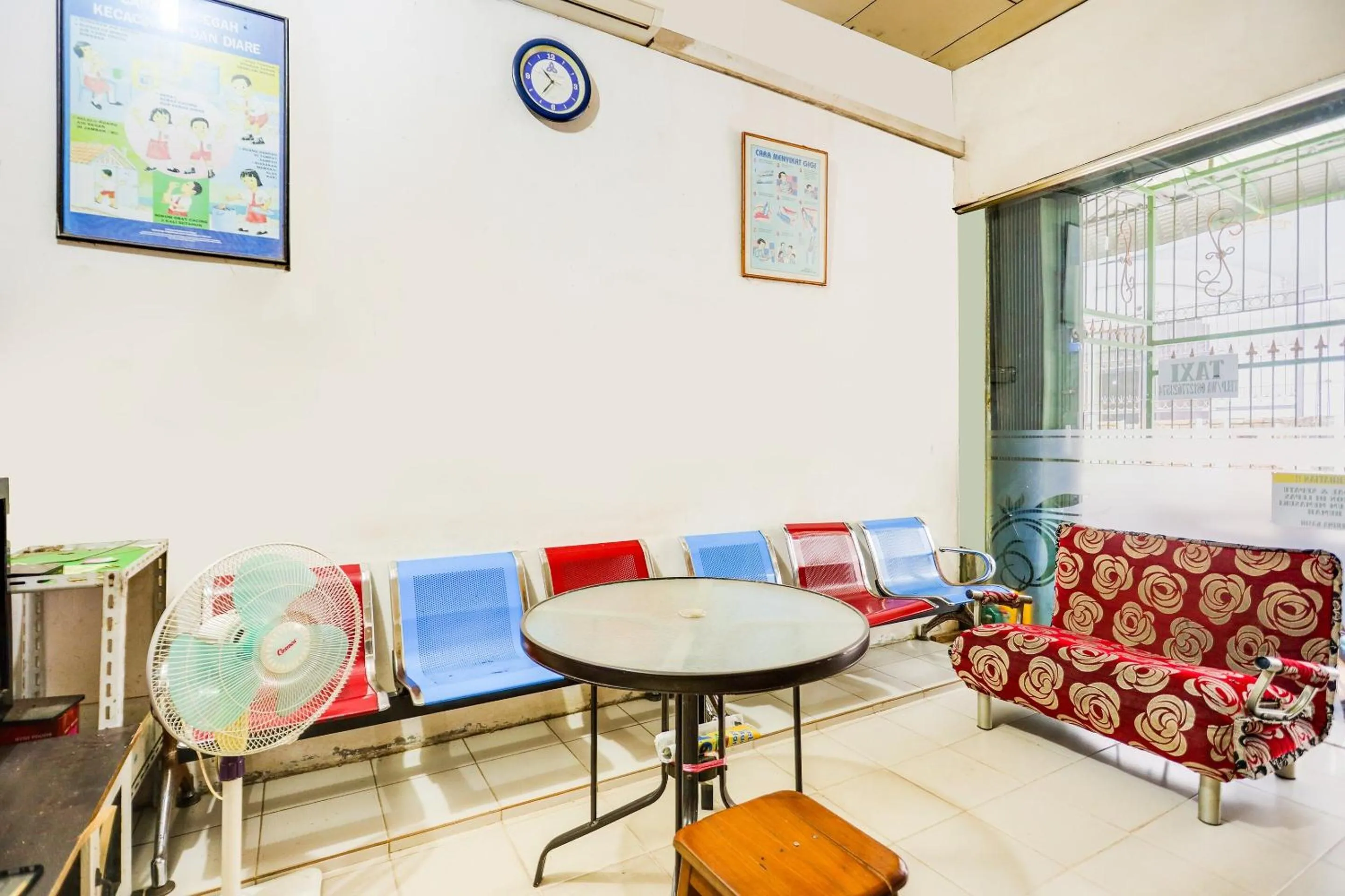 Lobby or reception in Hotel O Restu Ibu Homestay Syariah