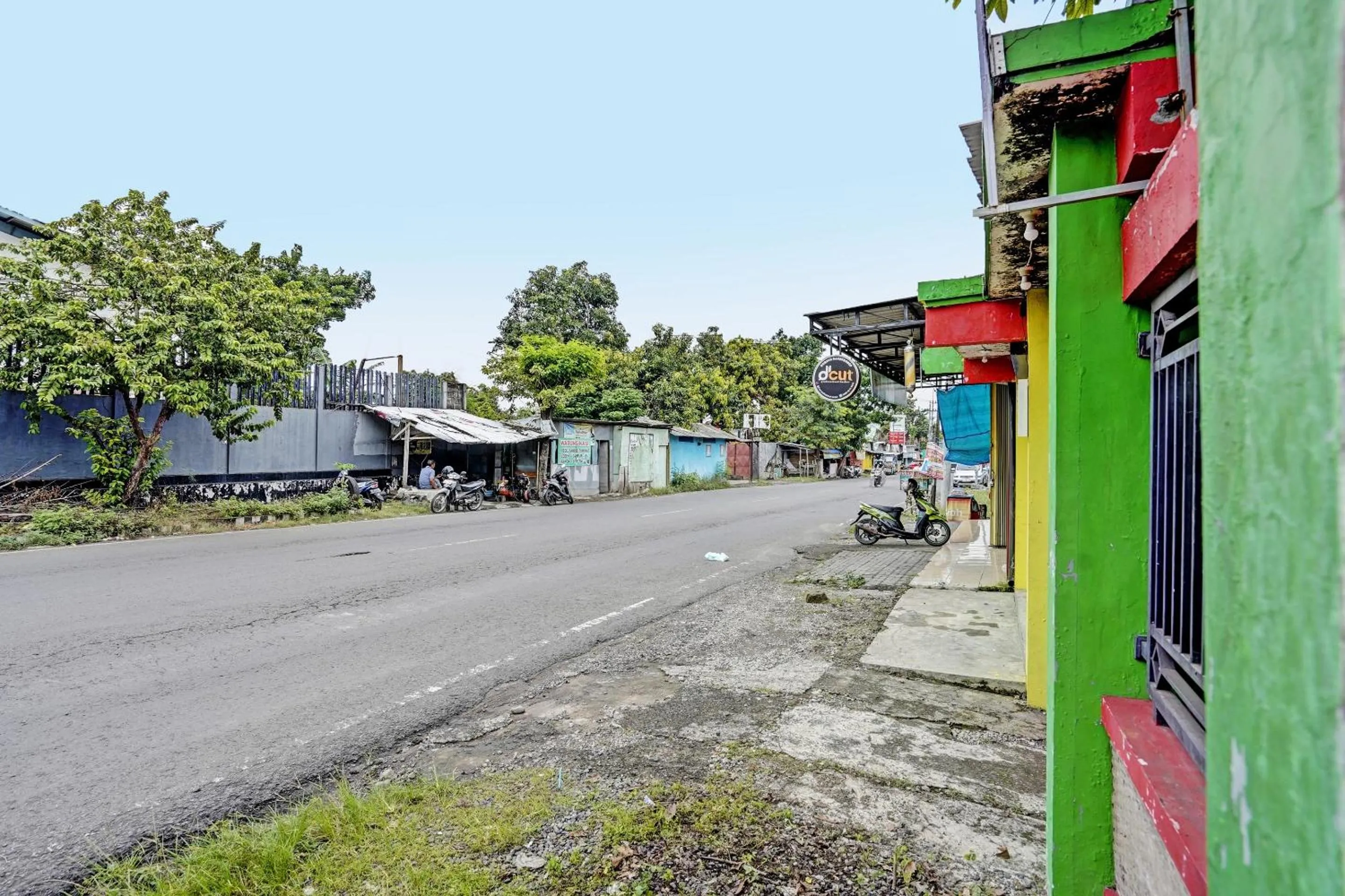 Facade/entrance in Hotel O Fun Guesthouse Syariah
