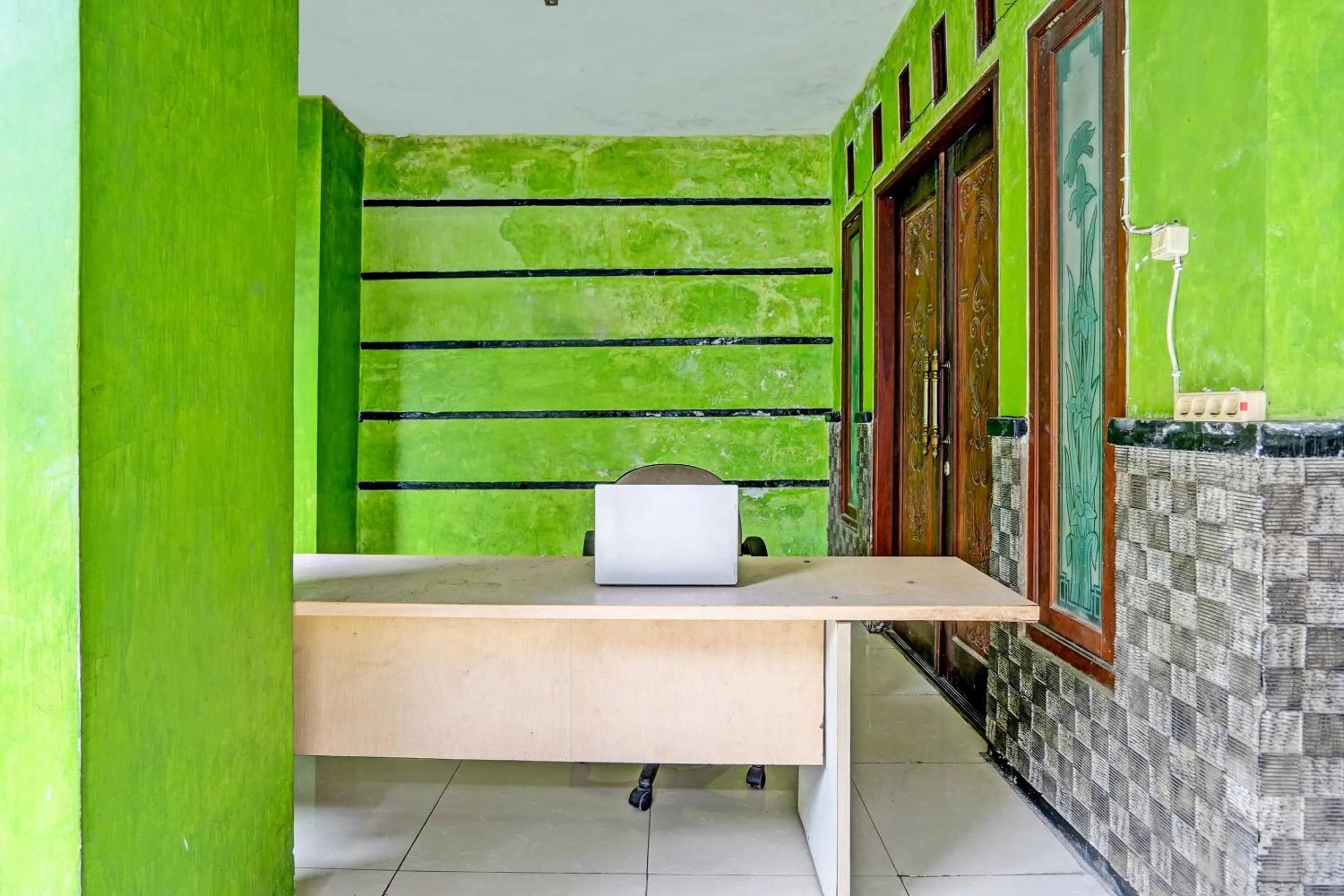 Lobby or reception in Hotel O Fun Guesthouse Syariah