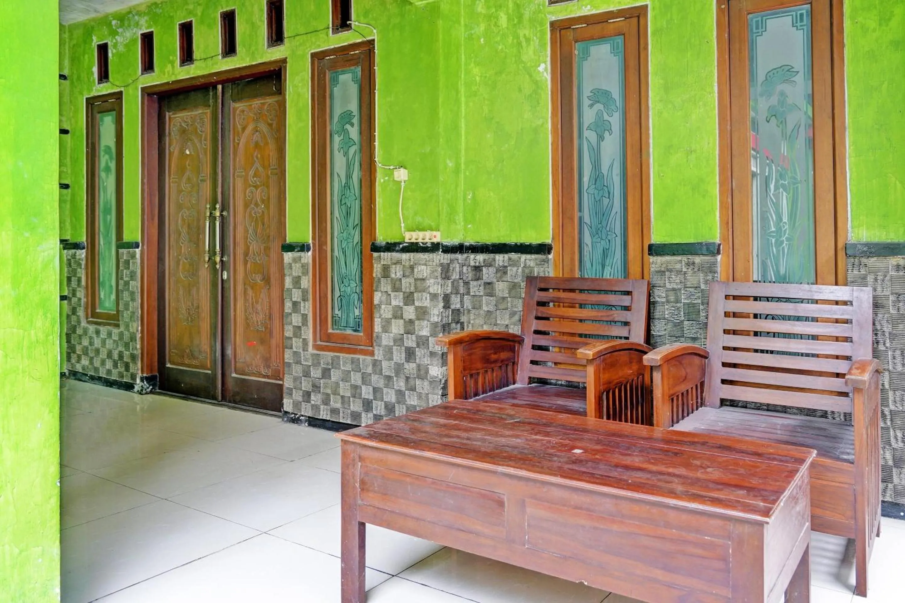 Lobby or reception in Hotel O Fun Guesthouse Syariah