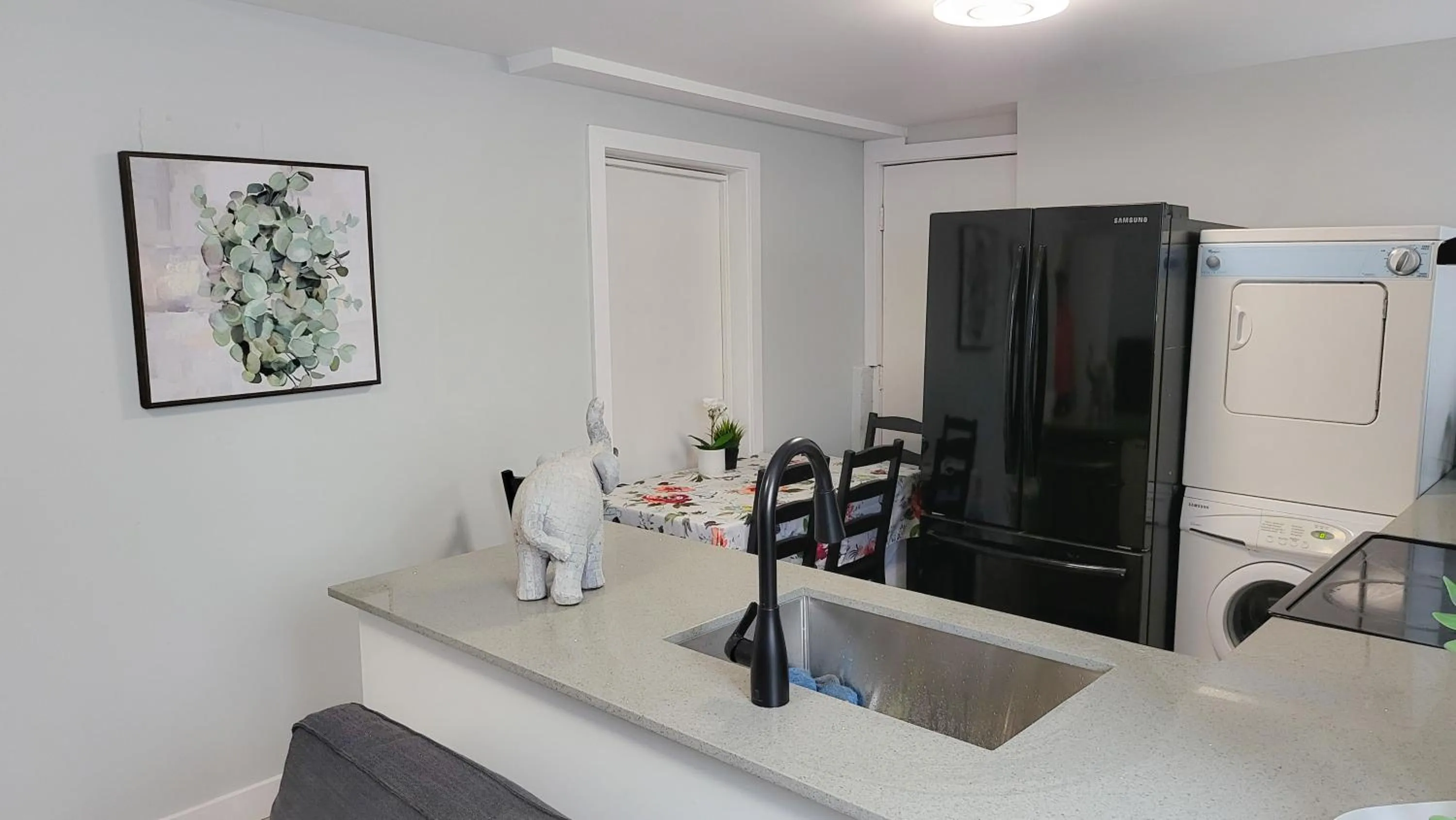 JstLikeHome - Serenity Suites & Guesthouse