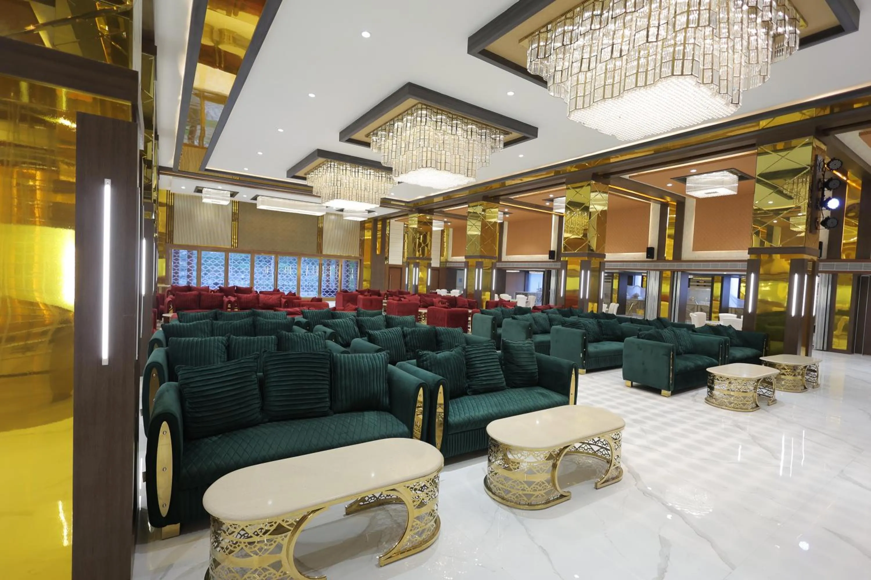 Banquet/Function facilities in Hide Away Studios